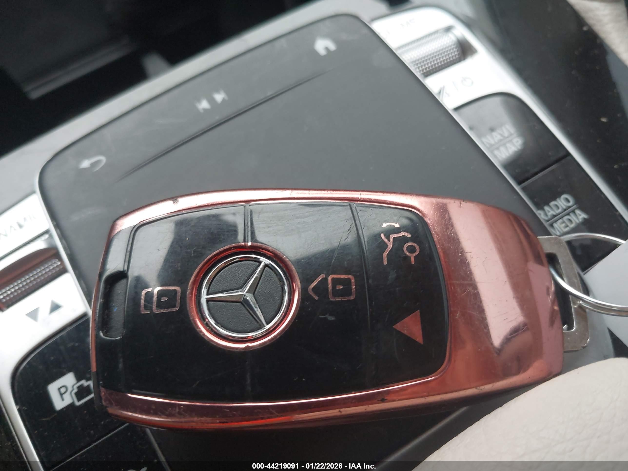 MERCEDES-BENZ GLE image 11
