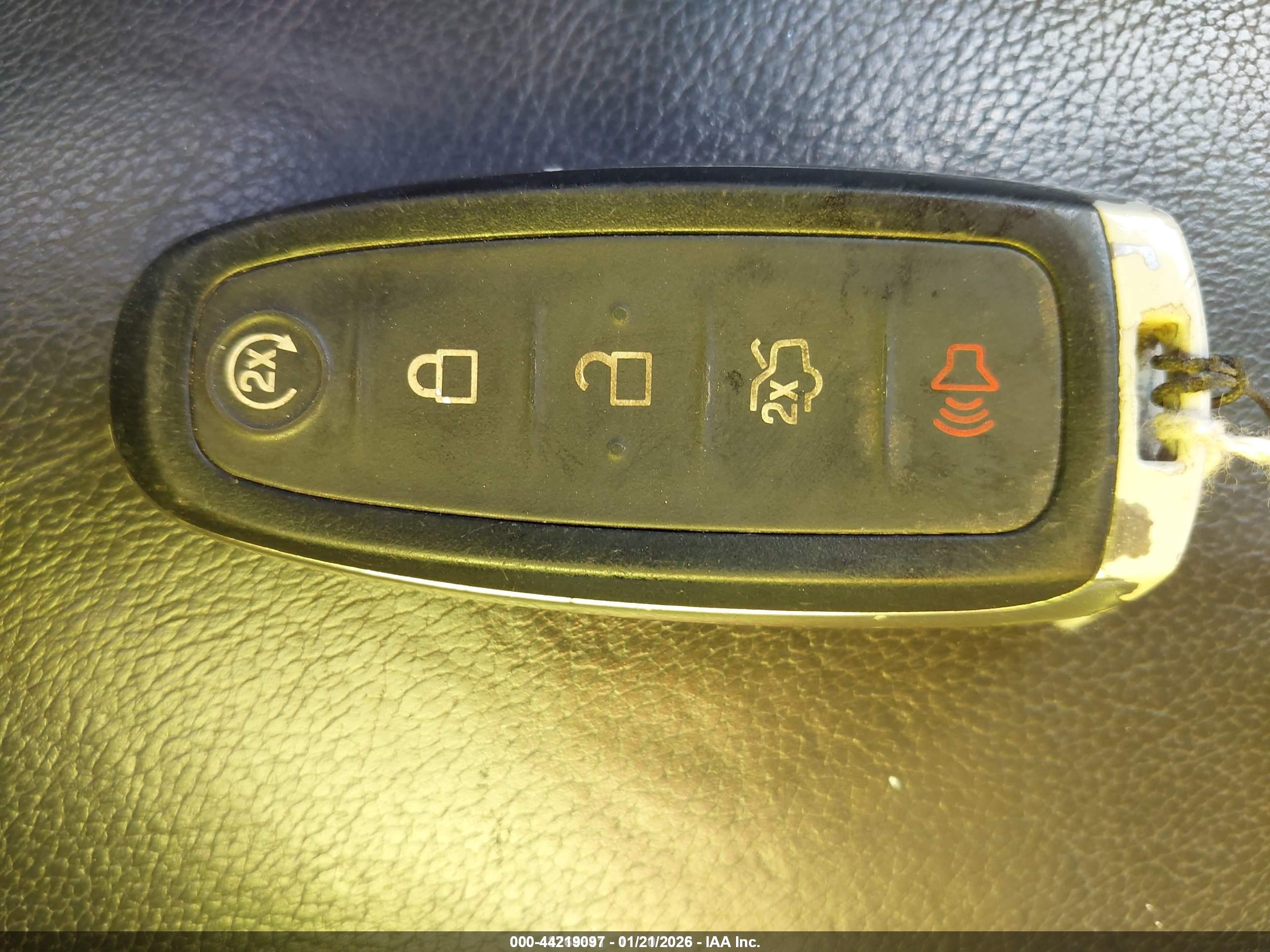 FORD C-MAX image 11
