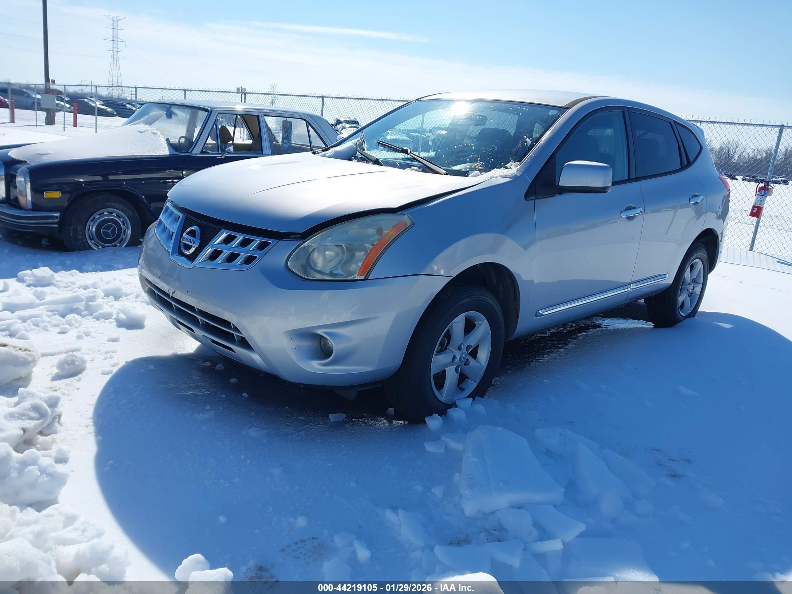 NISSAN ROGUE image 2