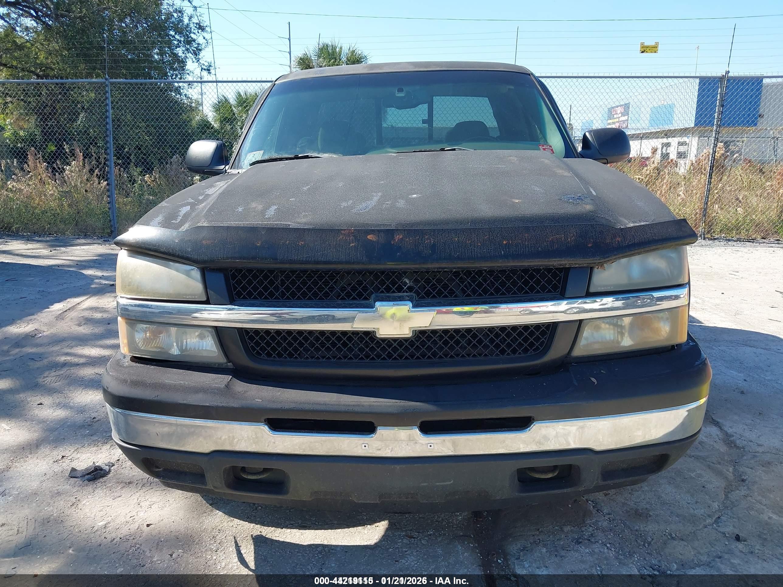 CHEVROLET SILVERADO image 6