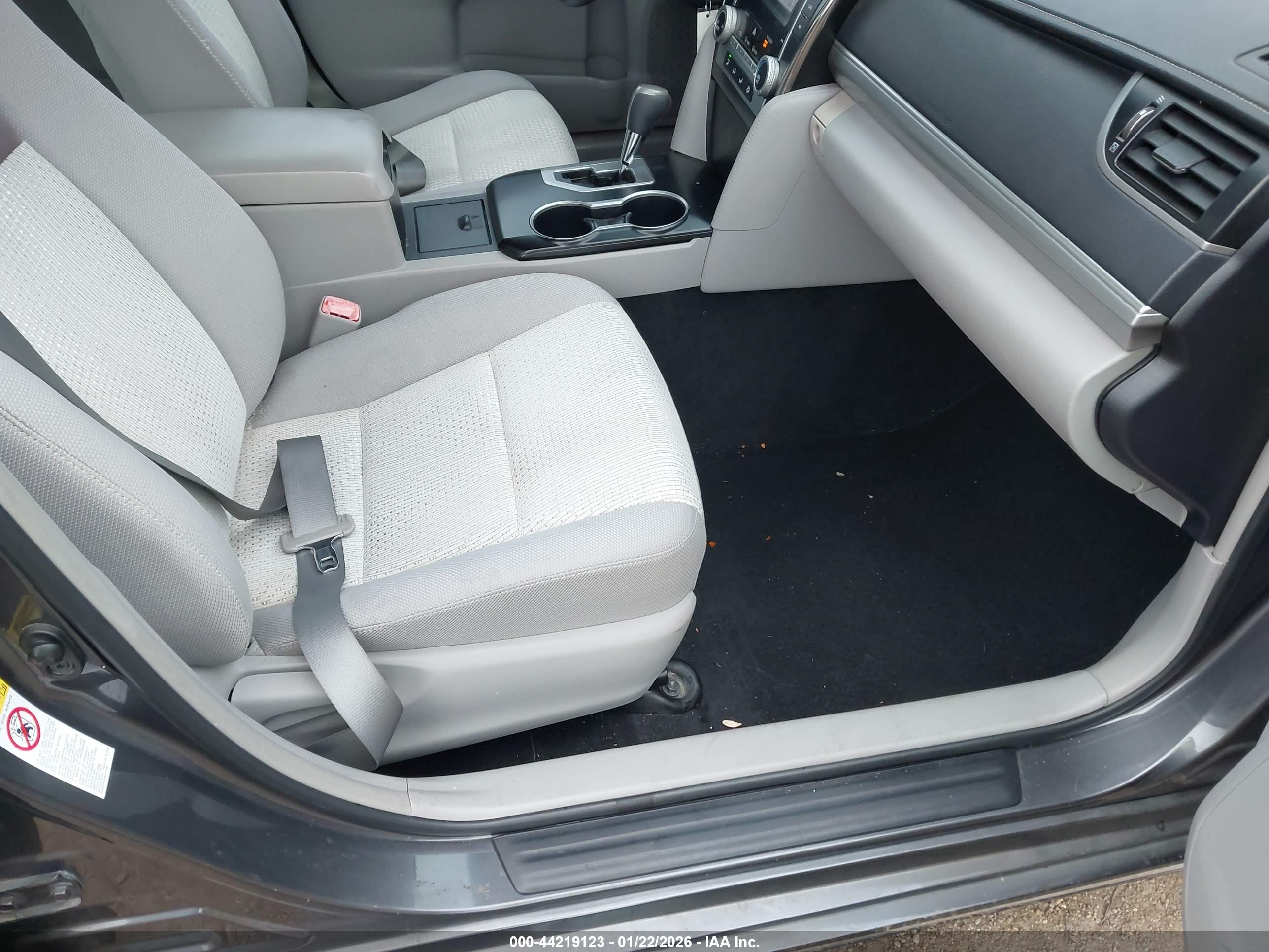 TOYOTA CAMRY image 5