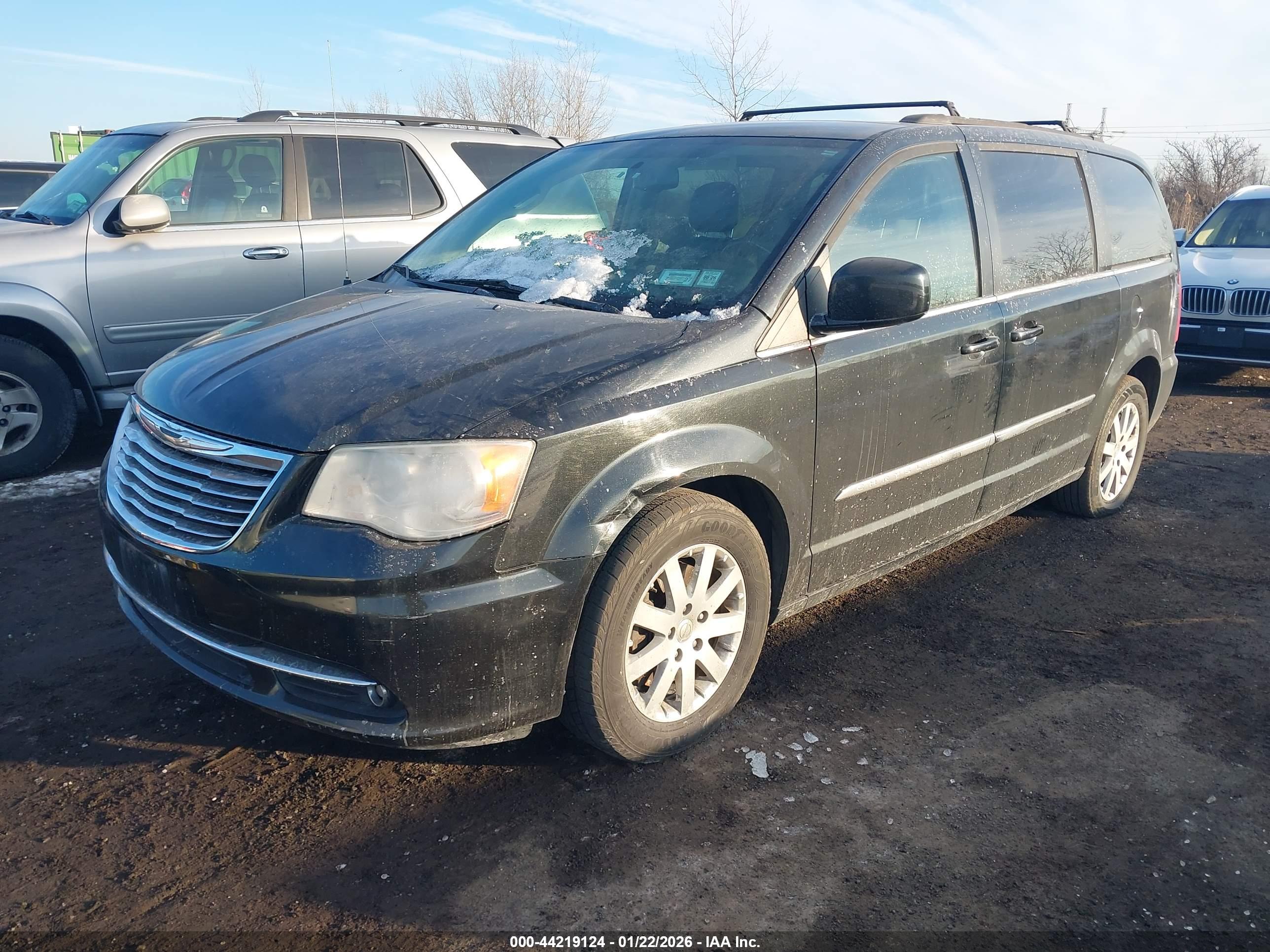 CHRYSLER TOWN image 2