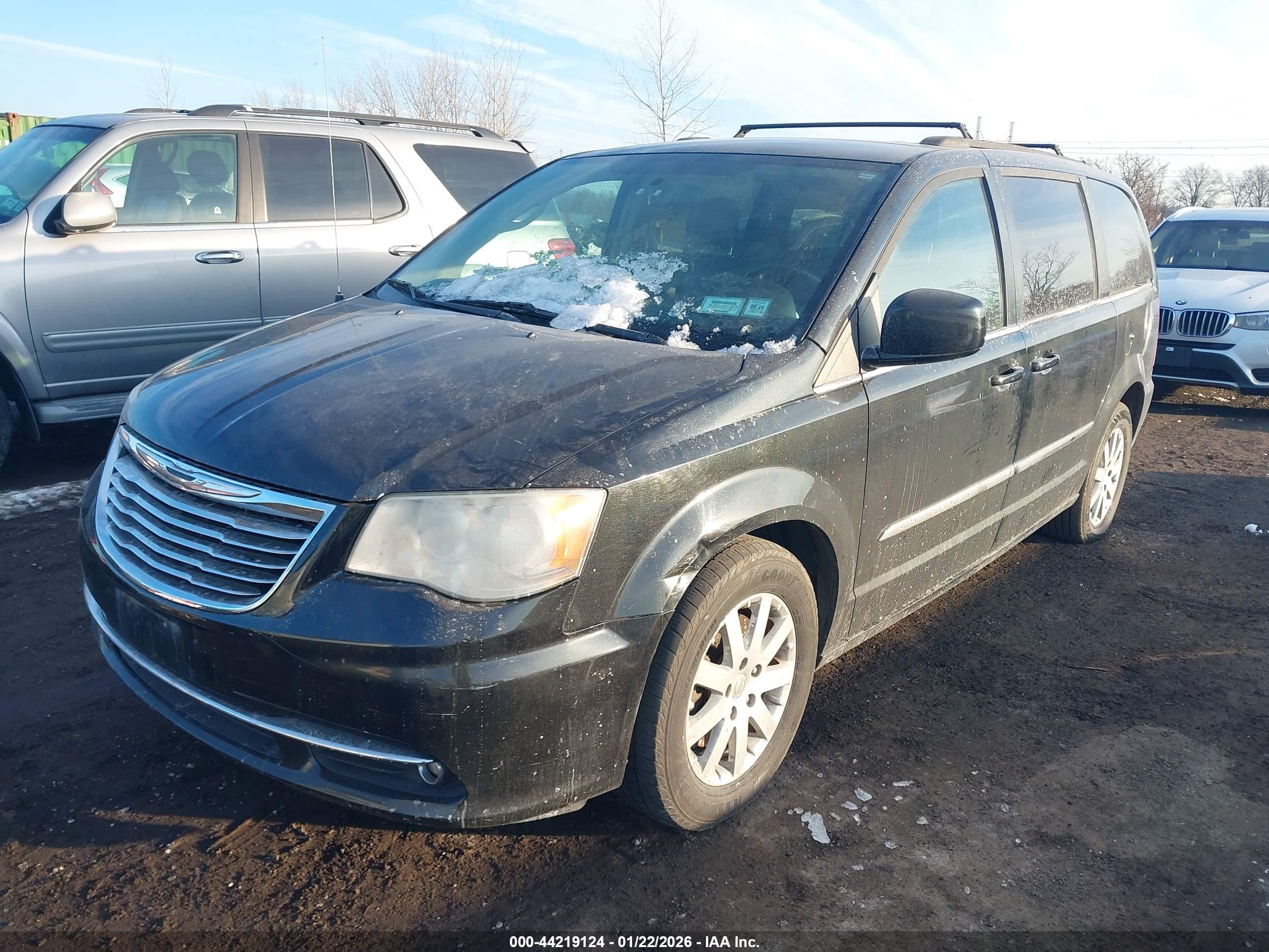 CHRYSLER TOWN image 6