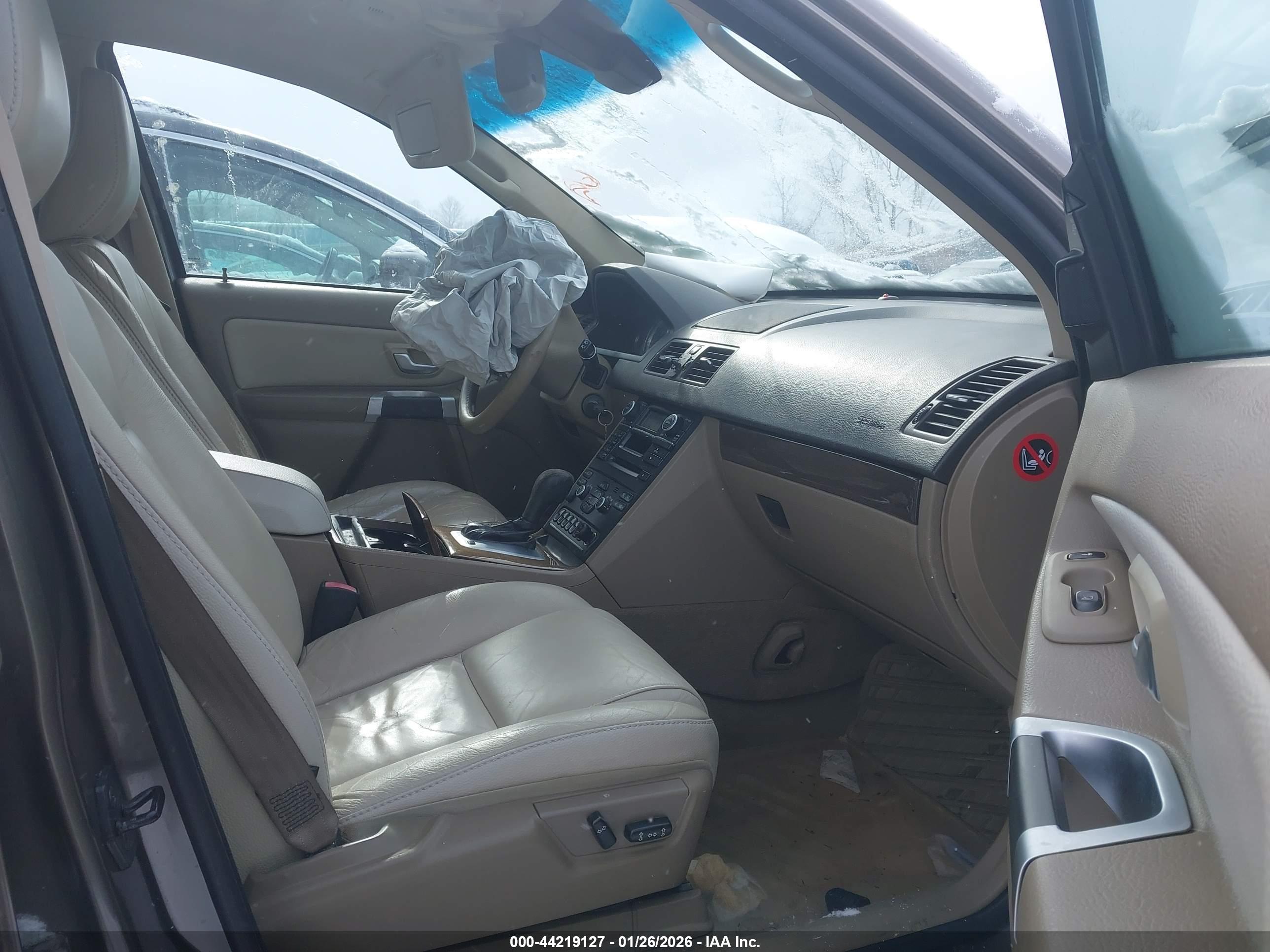 VOLVO XC90 image 5
