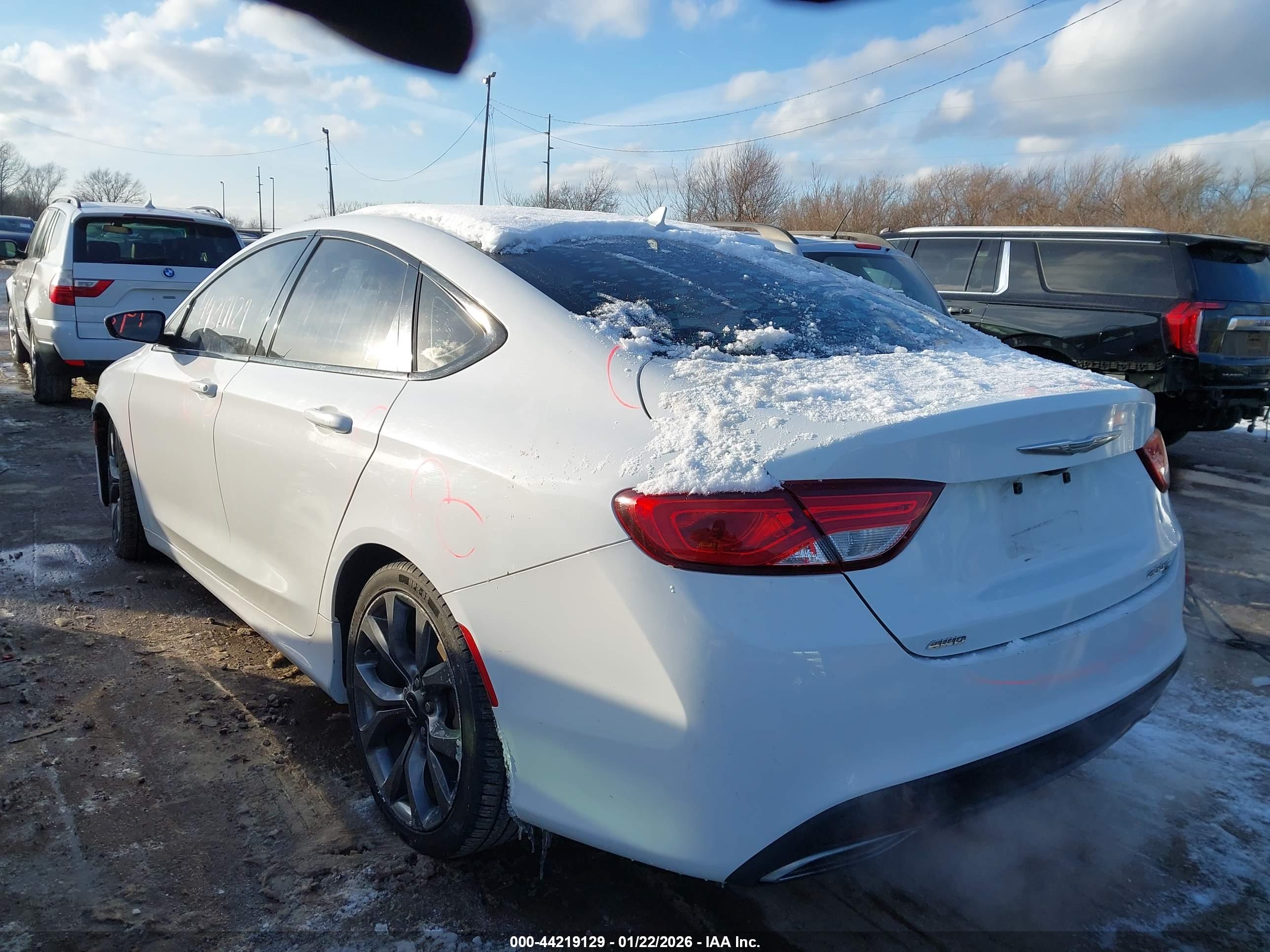 CHRYSLER 200 image 3