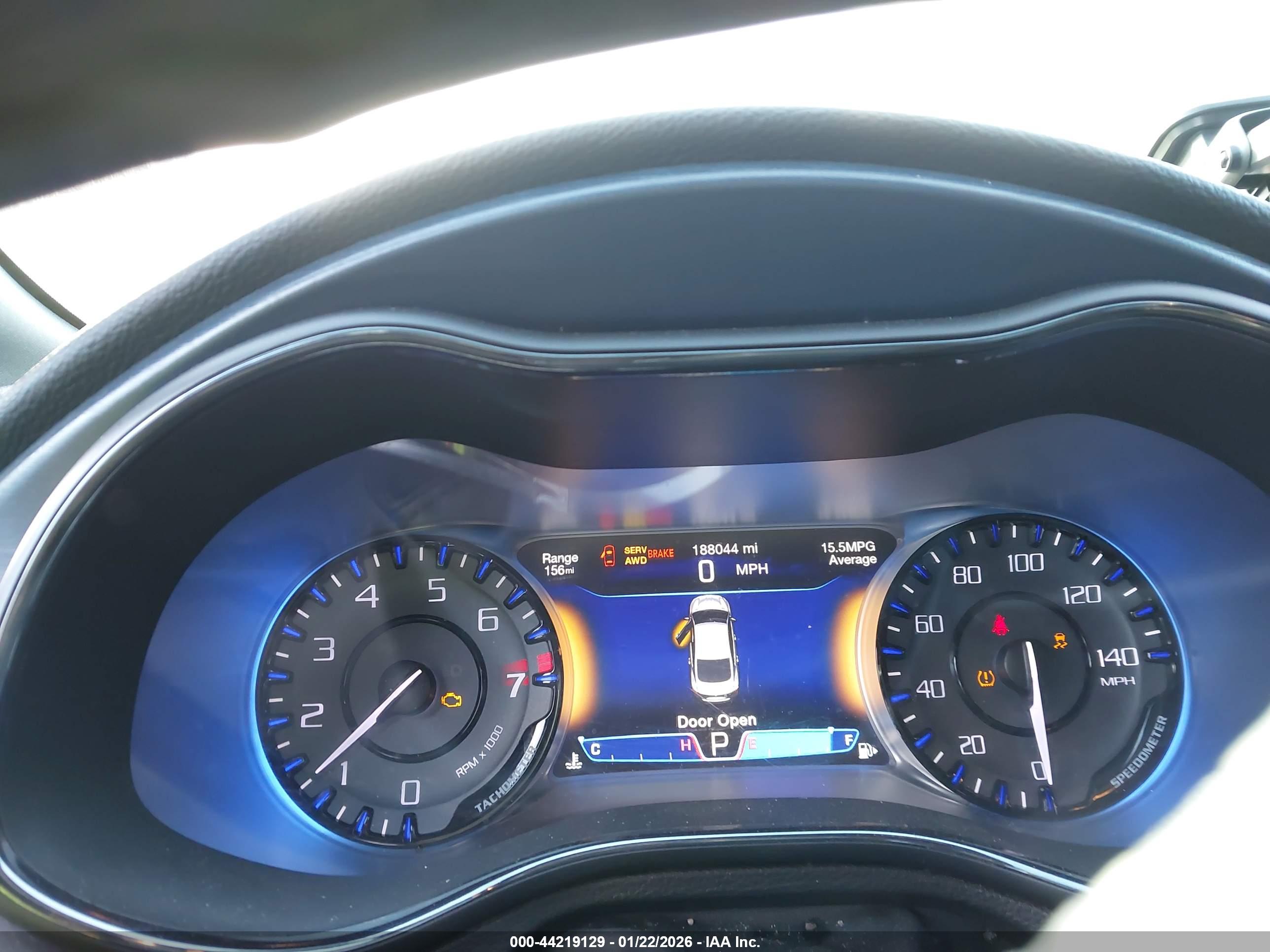 CHRYSLER 200 image 7