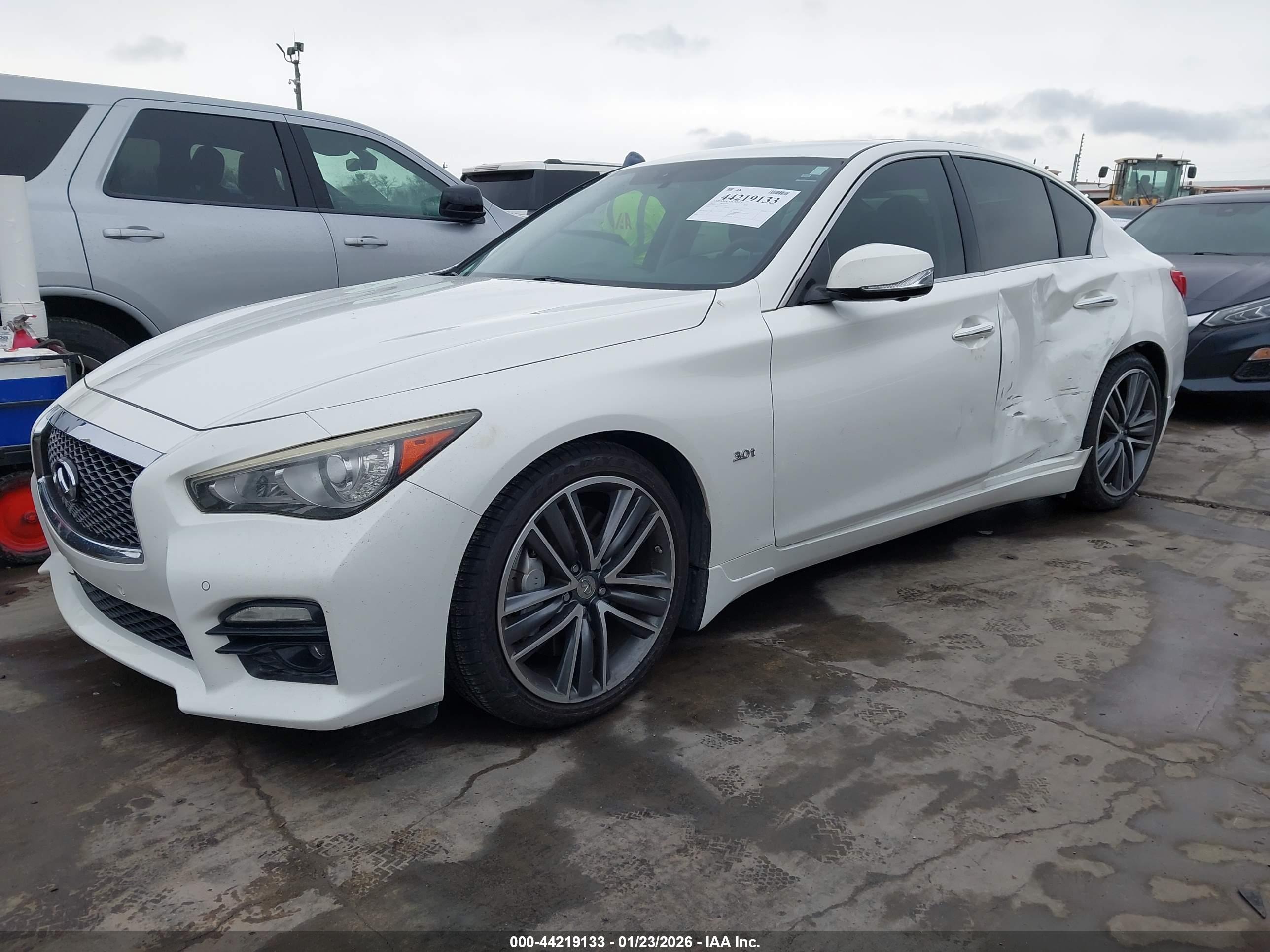 INFINITI Q50 image 2
