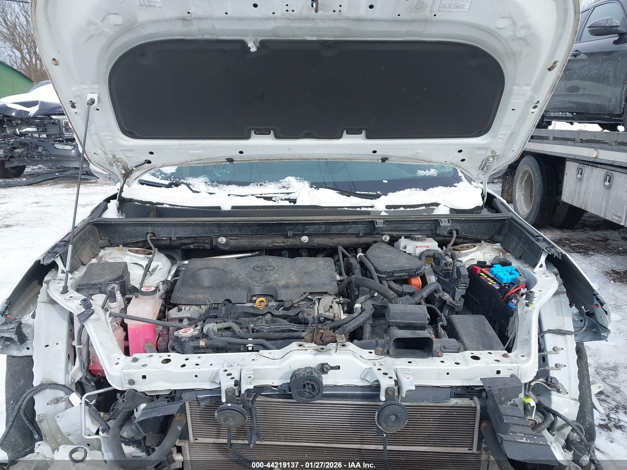TOYOTA RAV4 image 10