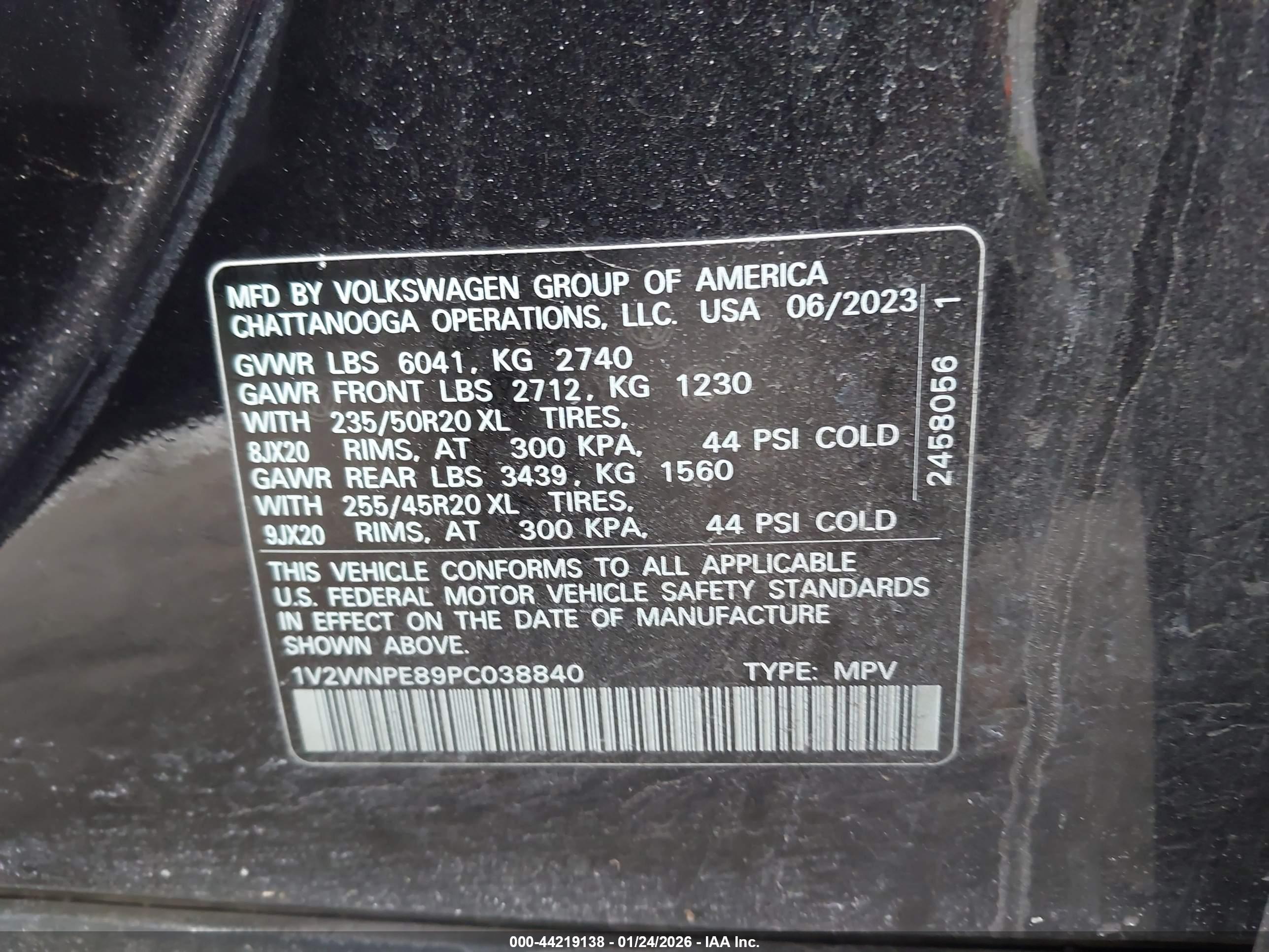 VOLKSWAGEN ID.4 image 9