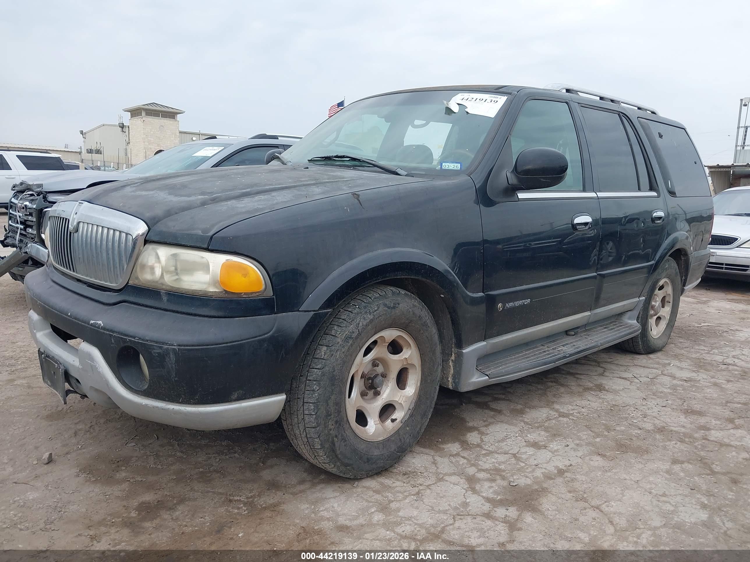 LINCOLN NAVIGATOR image 2
