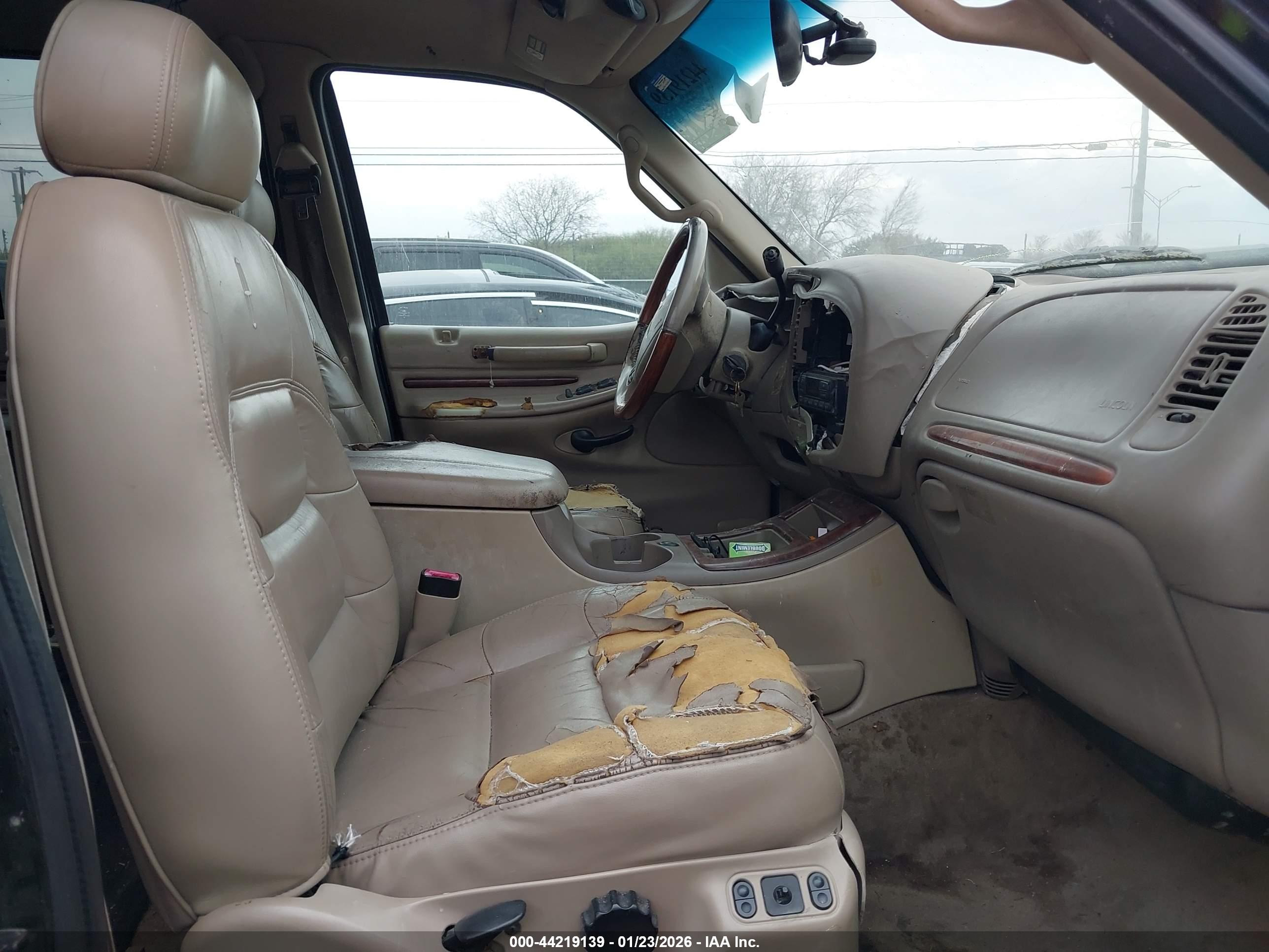 LINCOLN NAVIGATOR image 5
