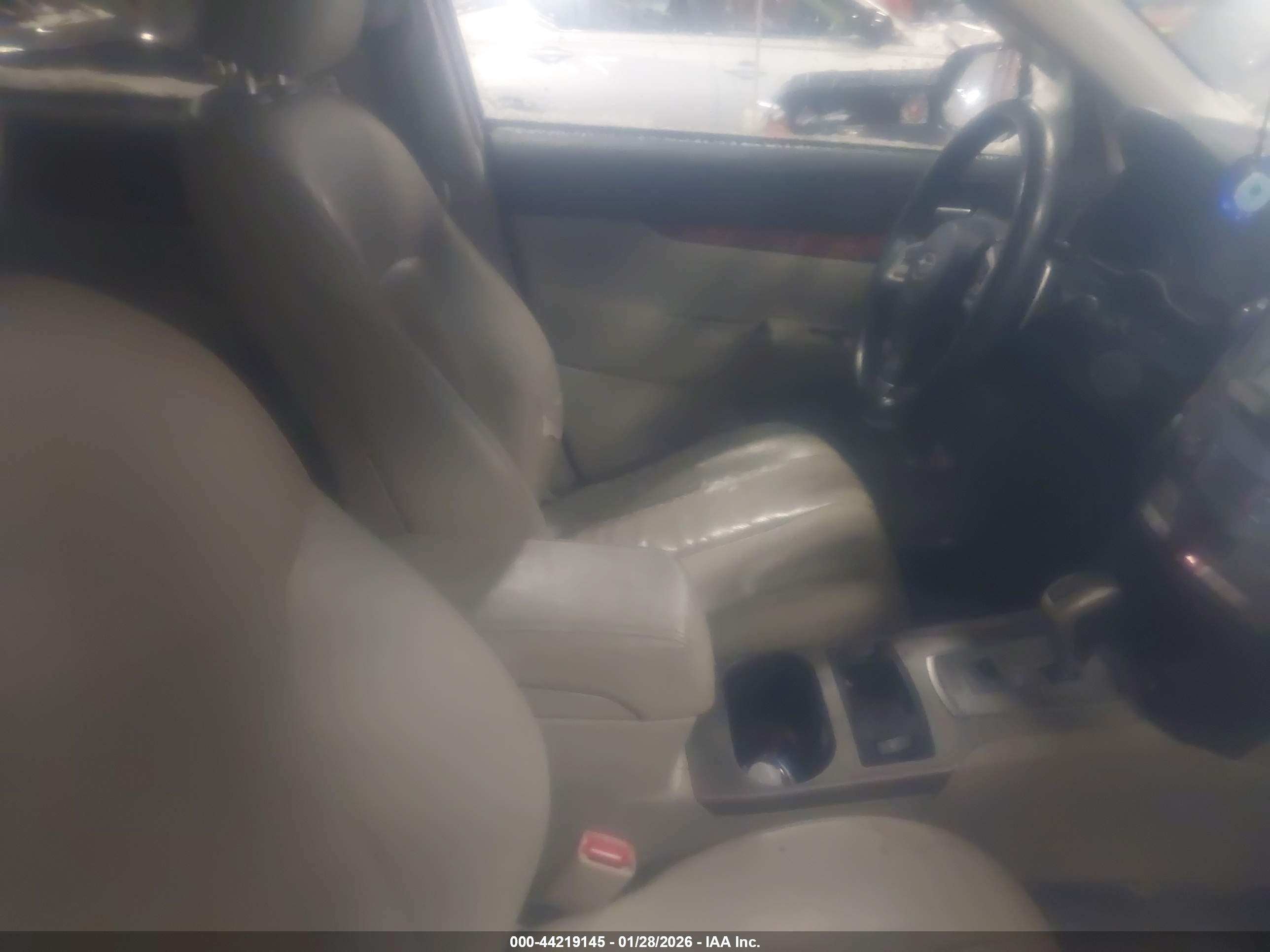 SUBARU OUTBACK image 5
