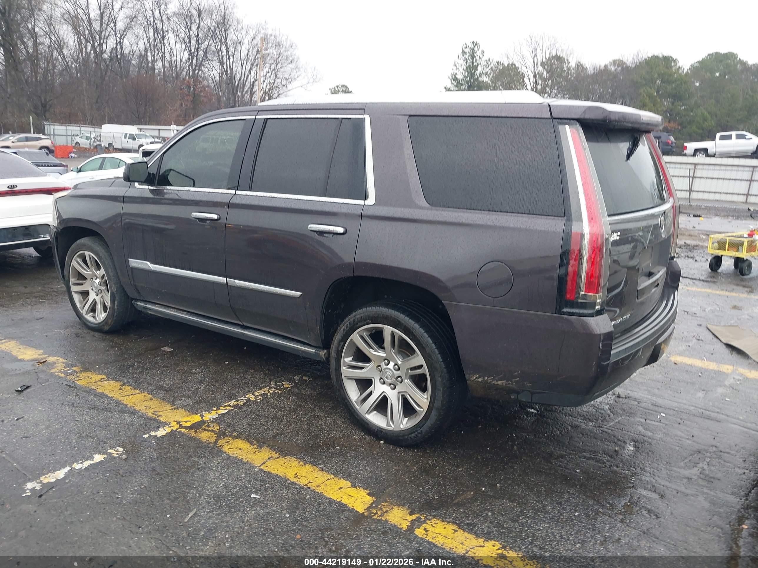 CADILLAC ESCALADE image 3