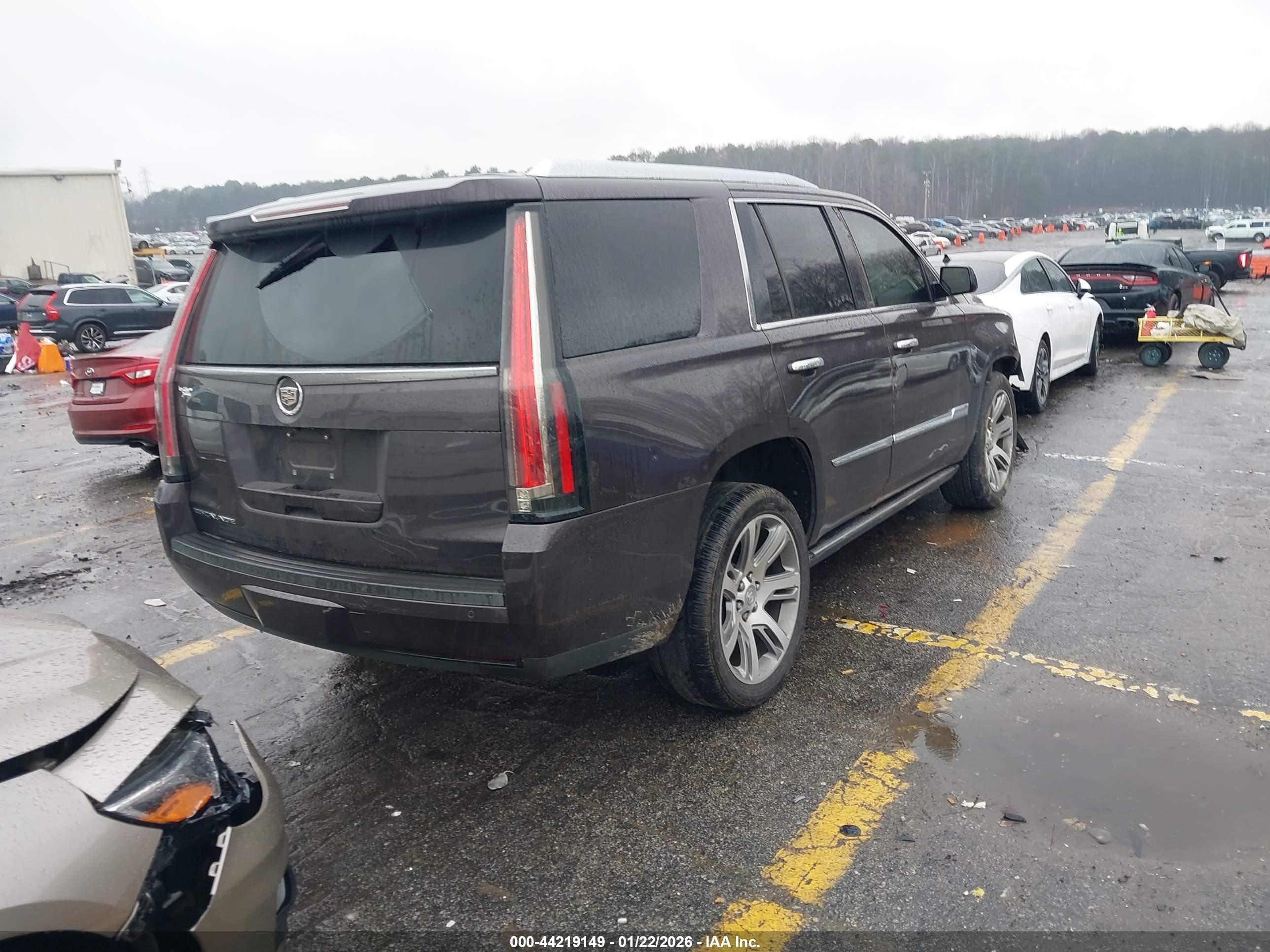 CADILLAC ESCALADE image 4