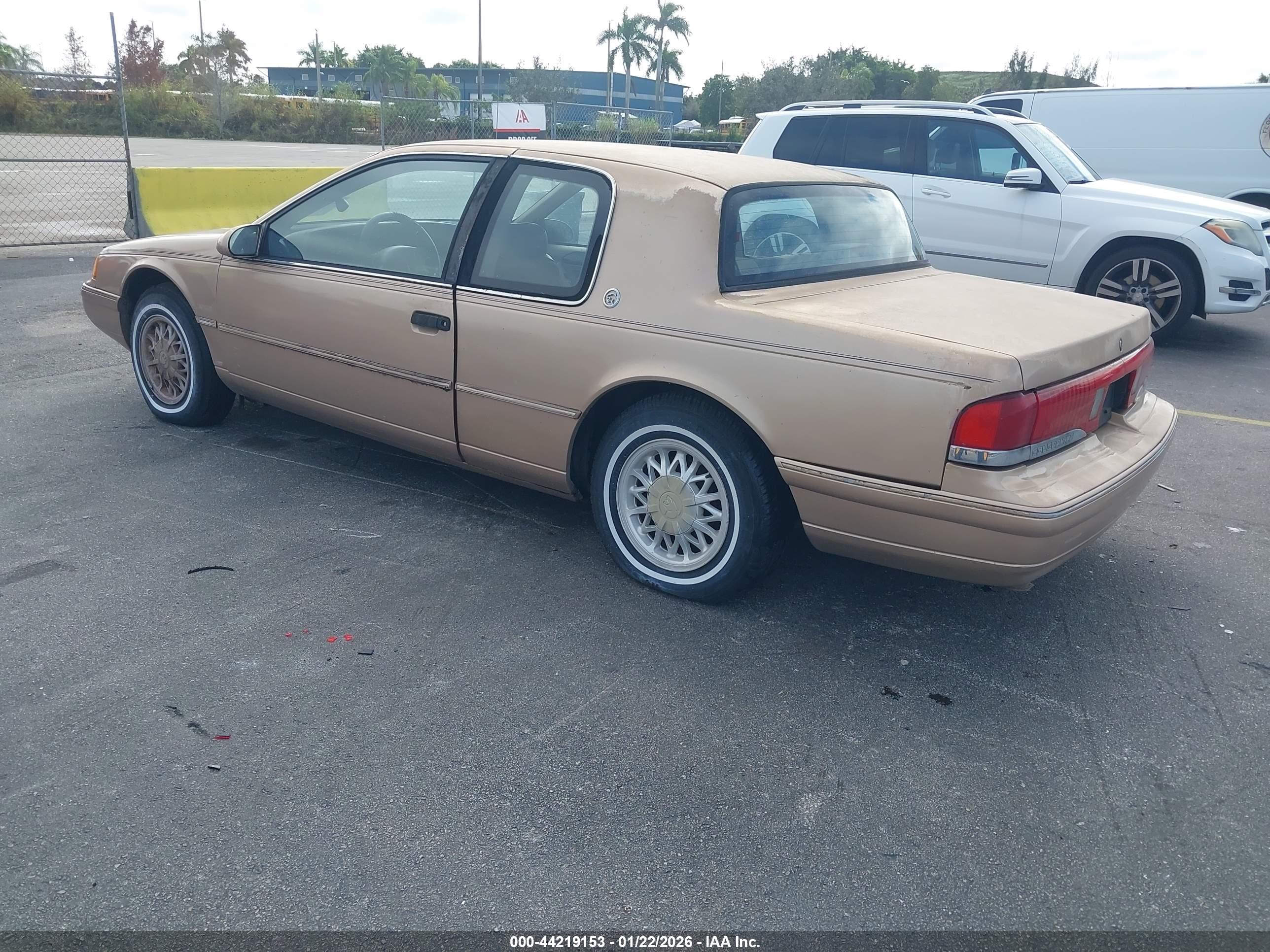 MERCURY COUGAR image 3