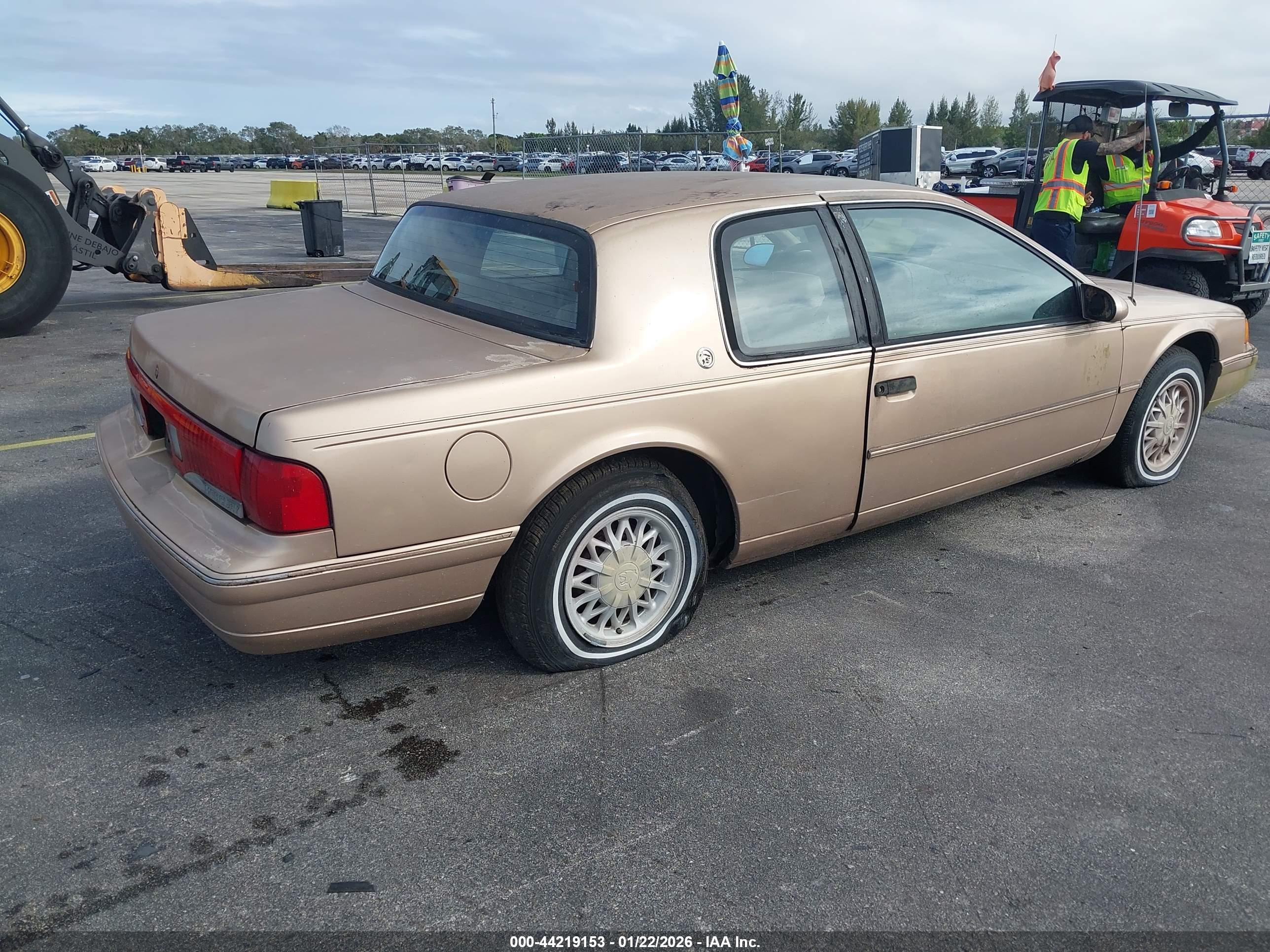 MERCURY COUGAR image 4