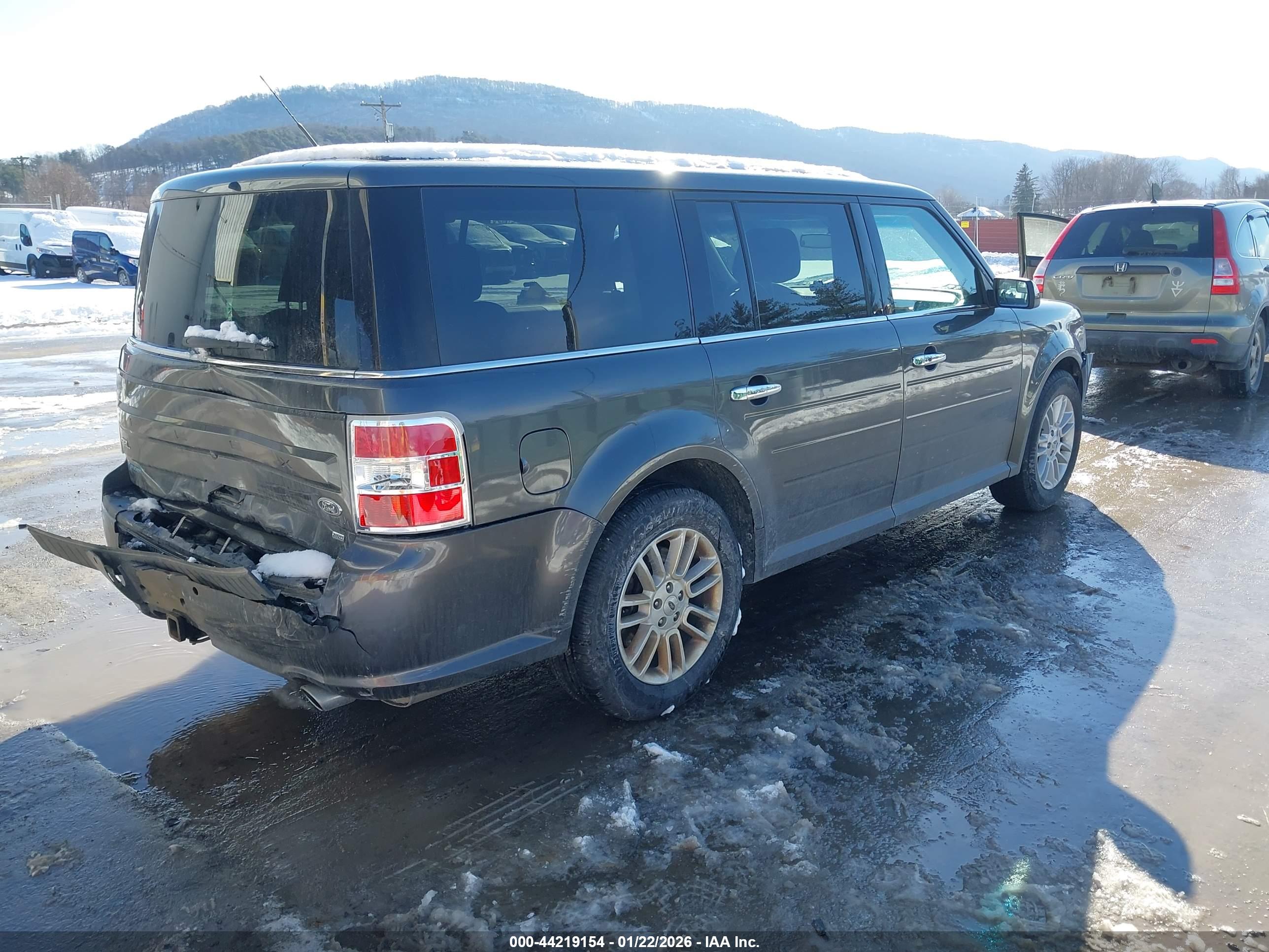 FORD FLEX image 4