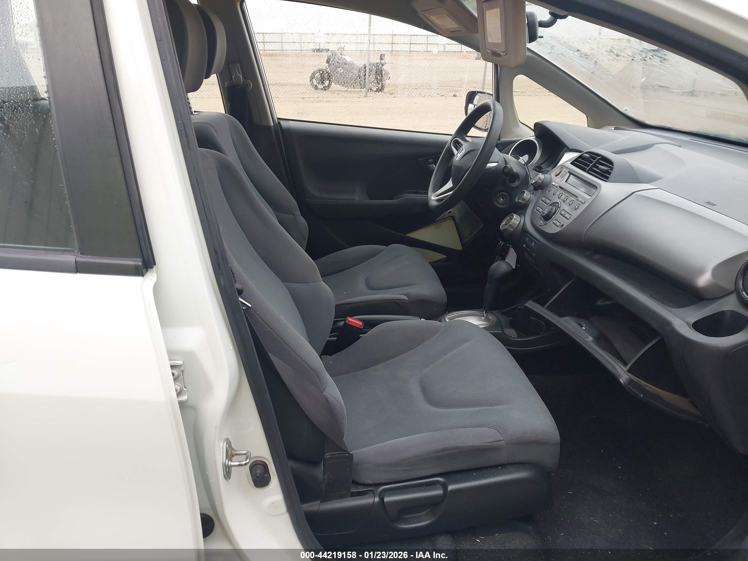 HONDA FIT image 5