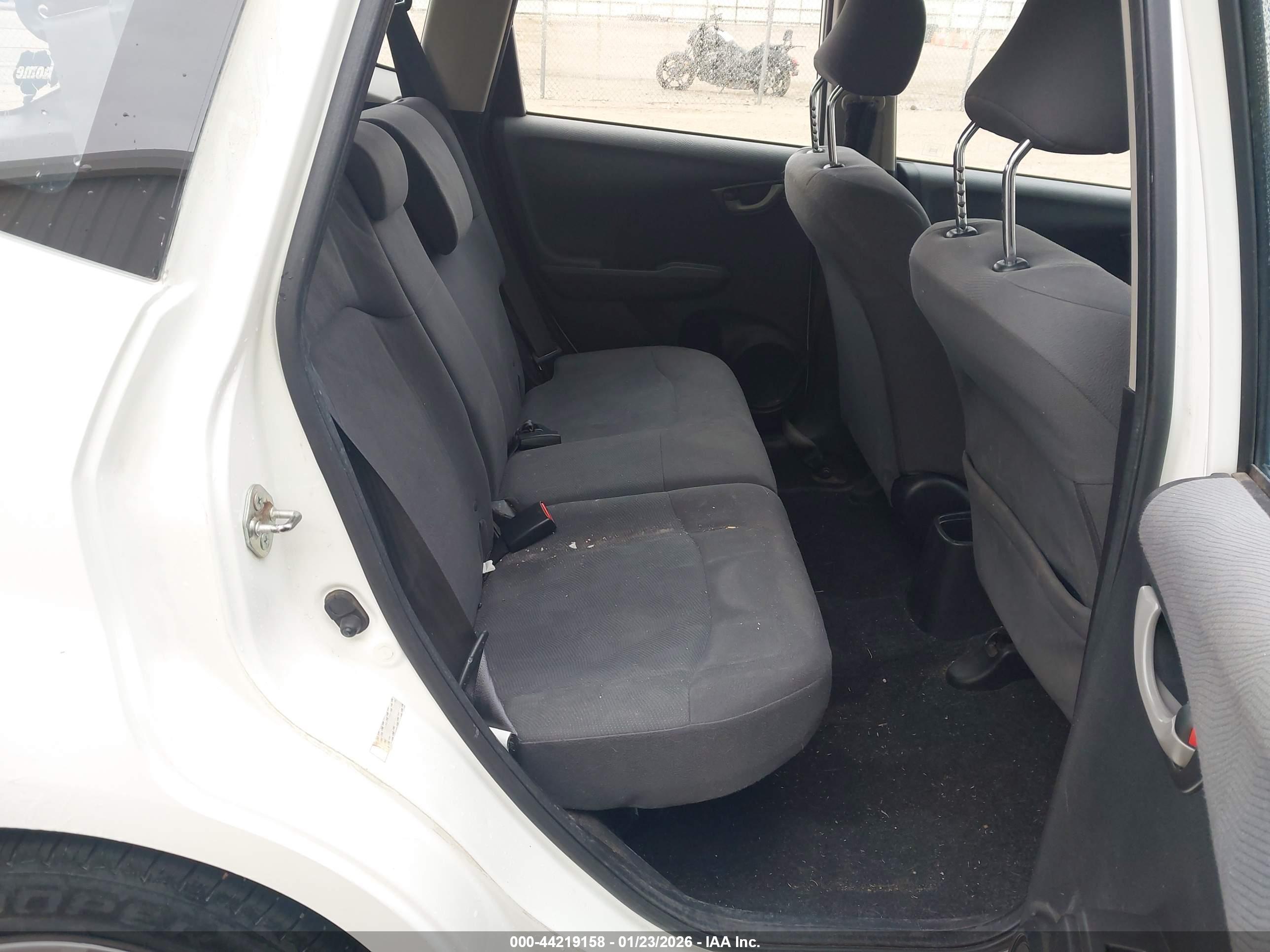 HONDA FIT image 8