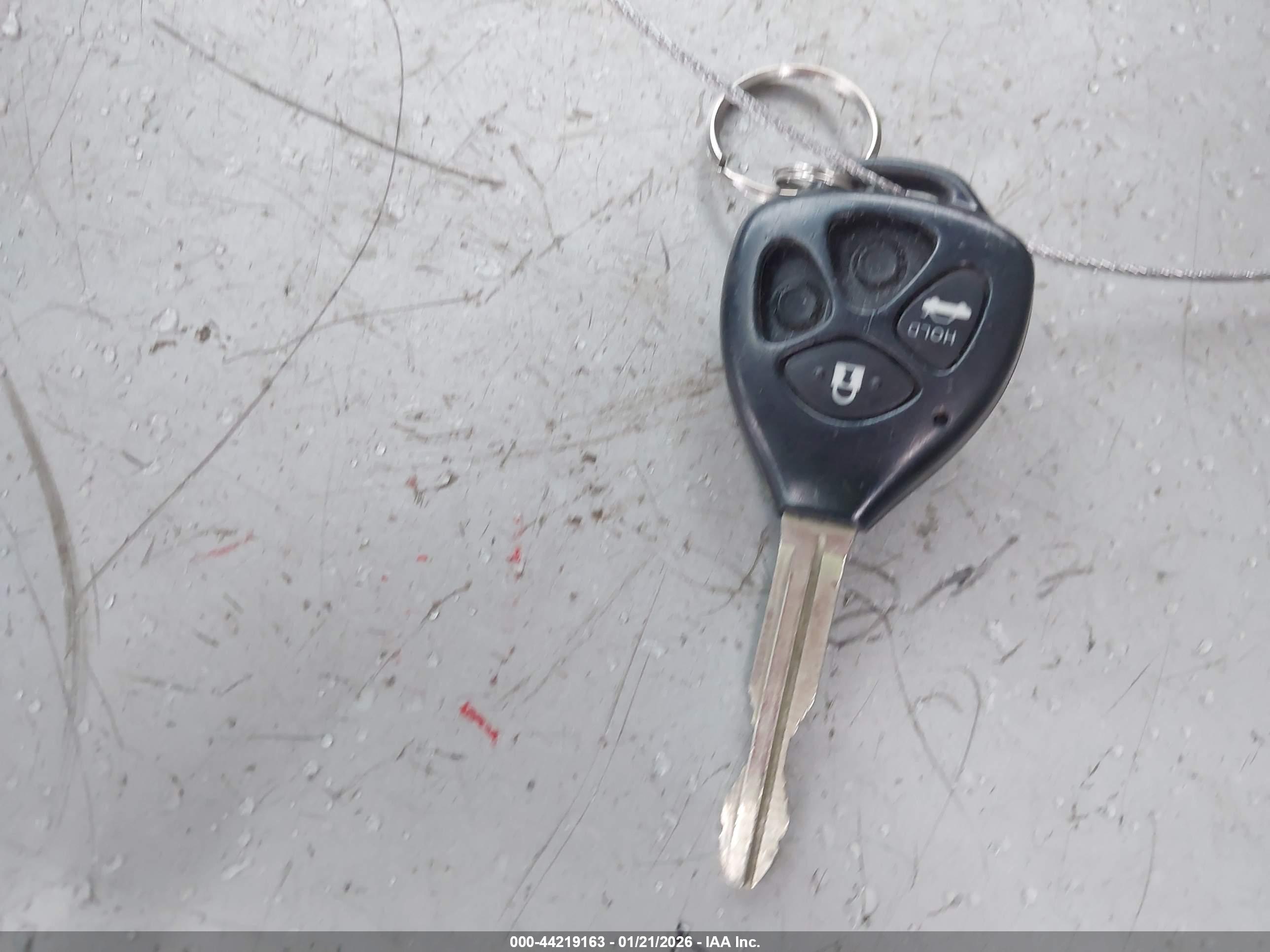 TOYOTA CAMRY image 11