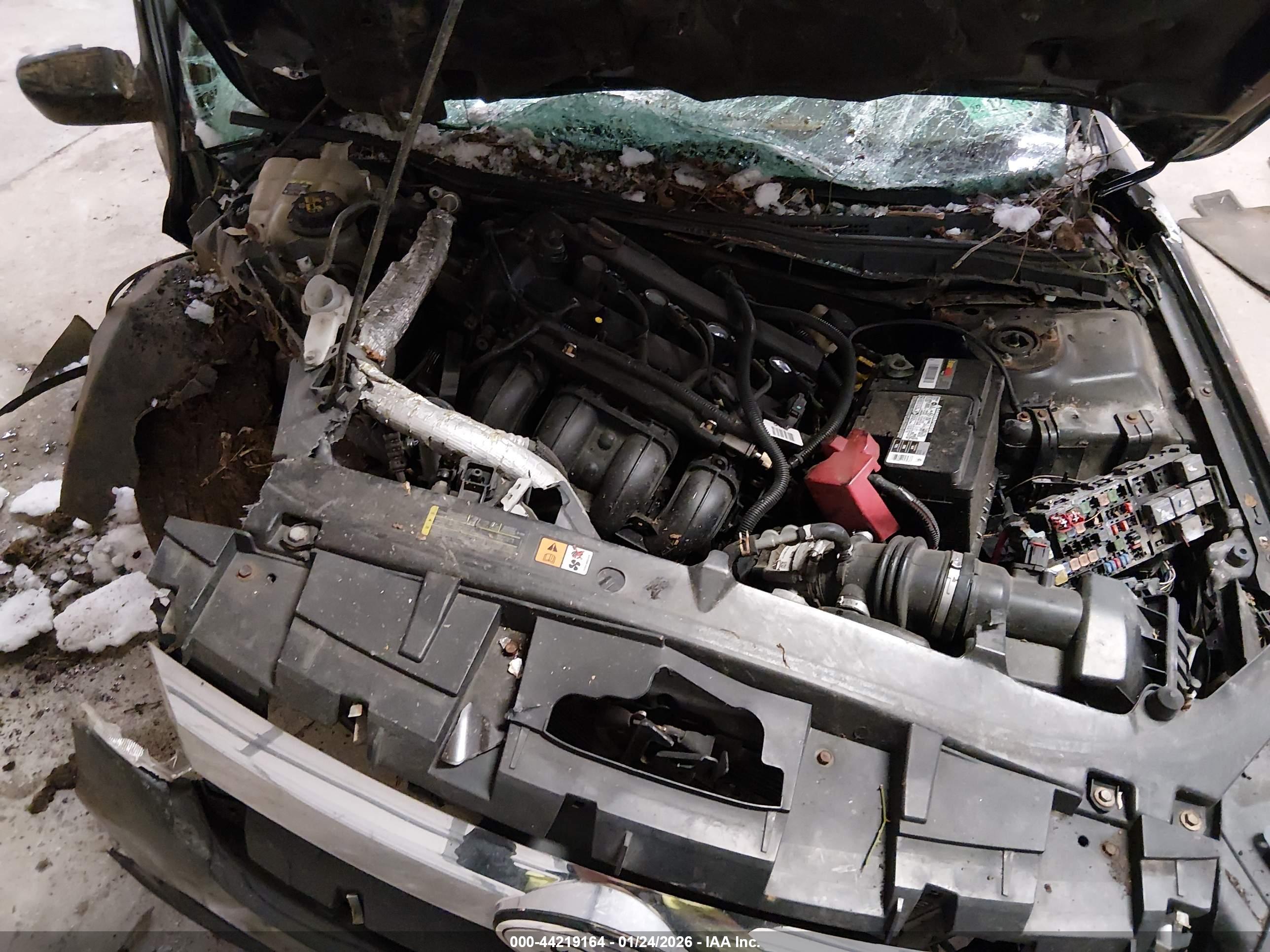 FORD FUSION image 10