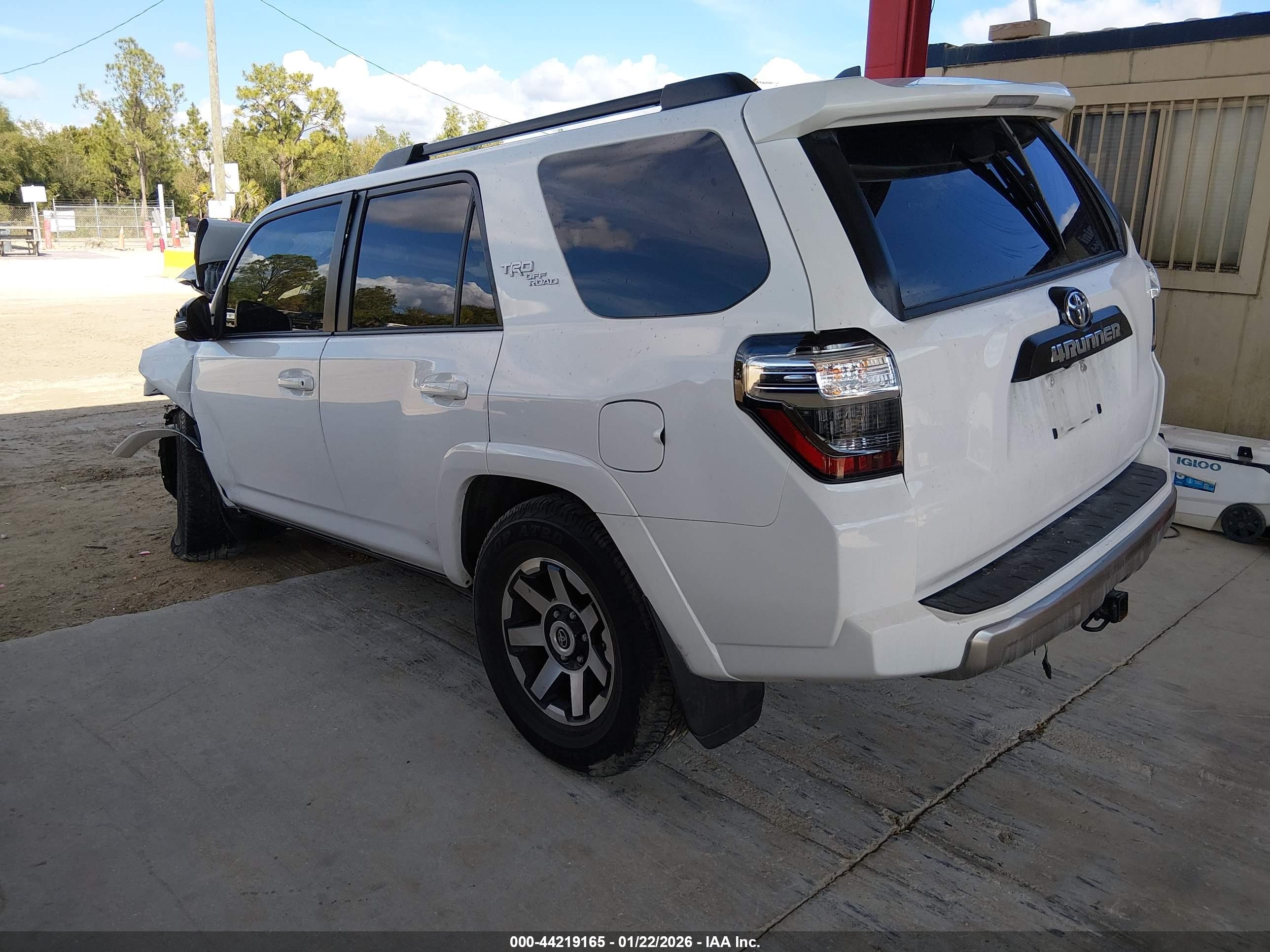 TOYOTA 4RUNNER image 3