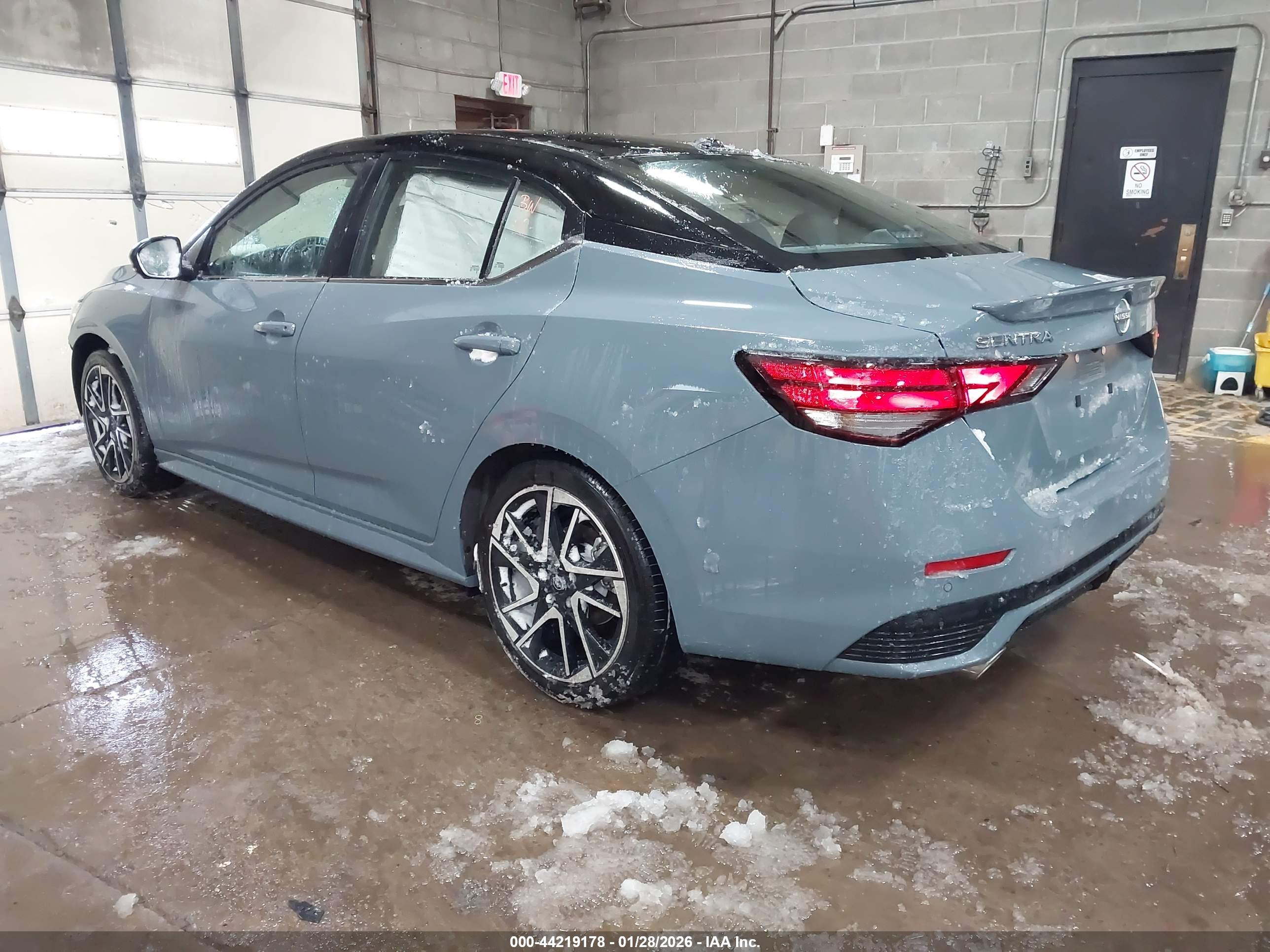 NISSAN SENTRA image 3
