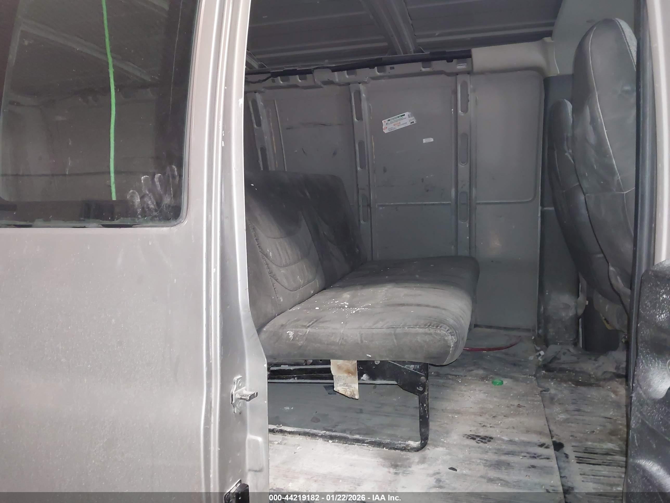 GMC SAVANA image 8