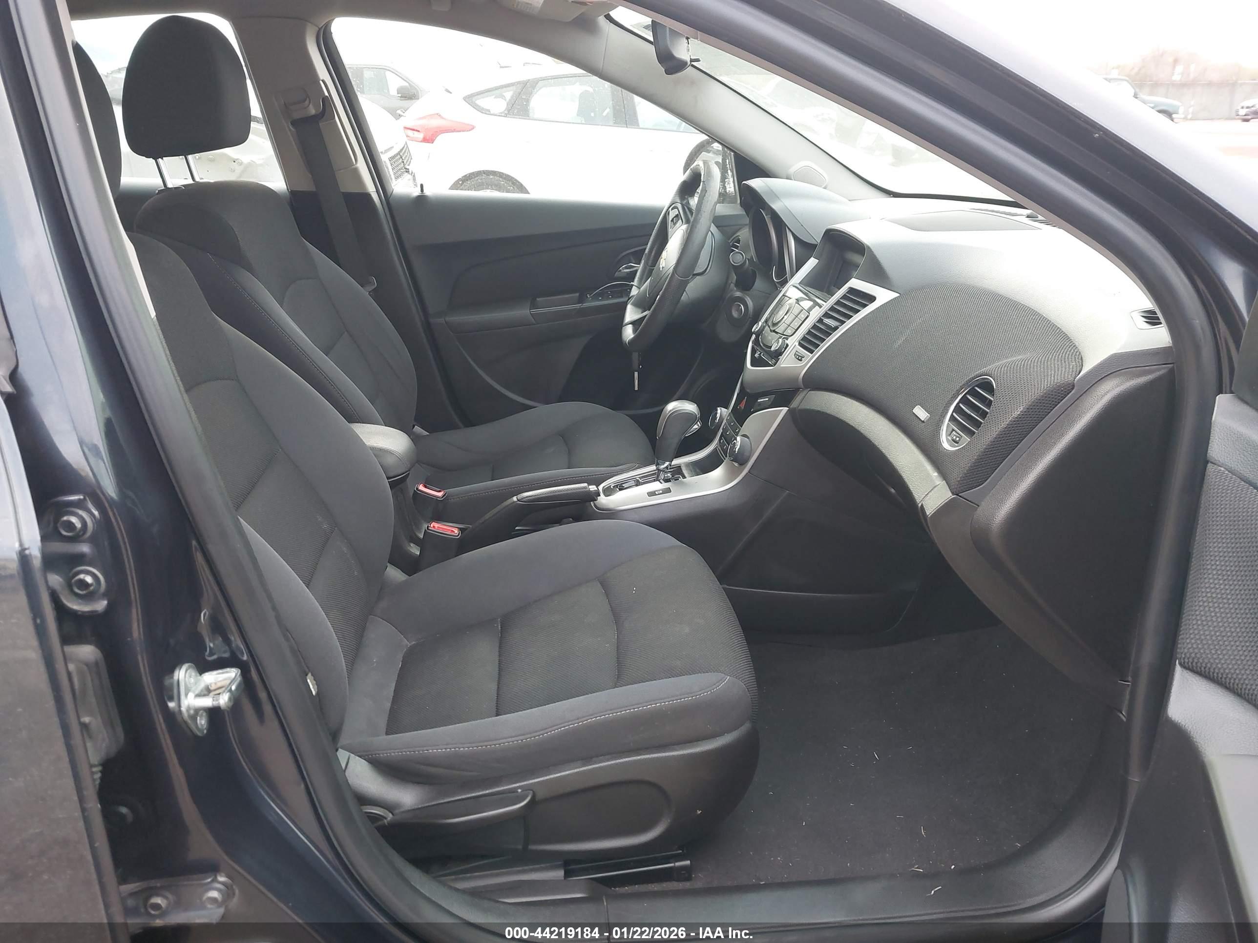 CHEVROLET CRUZE image 5