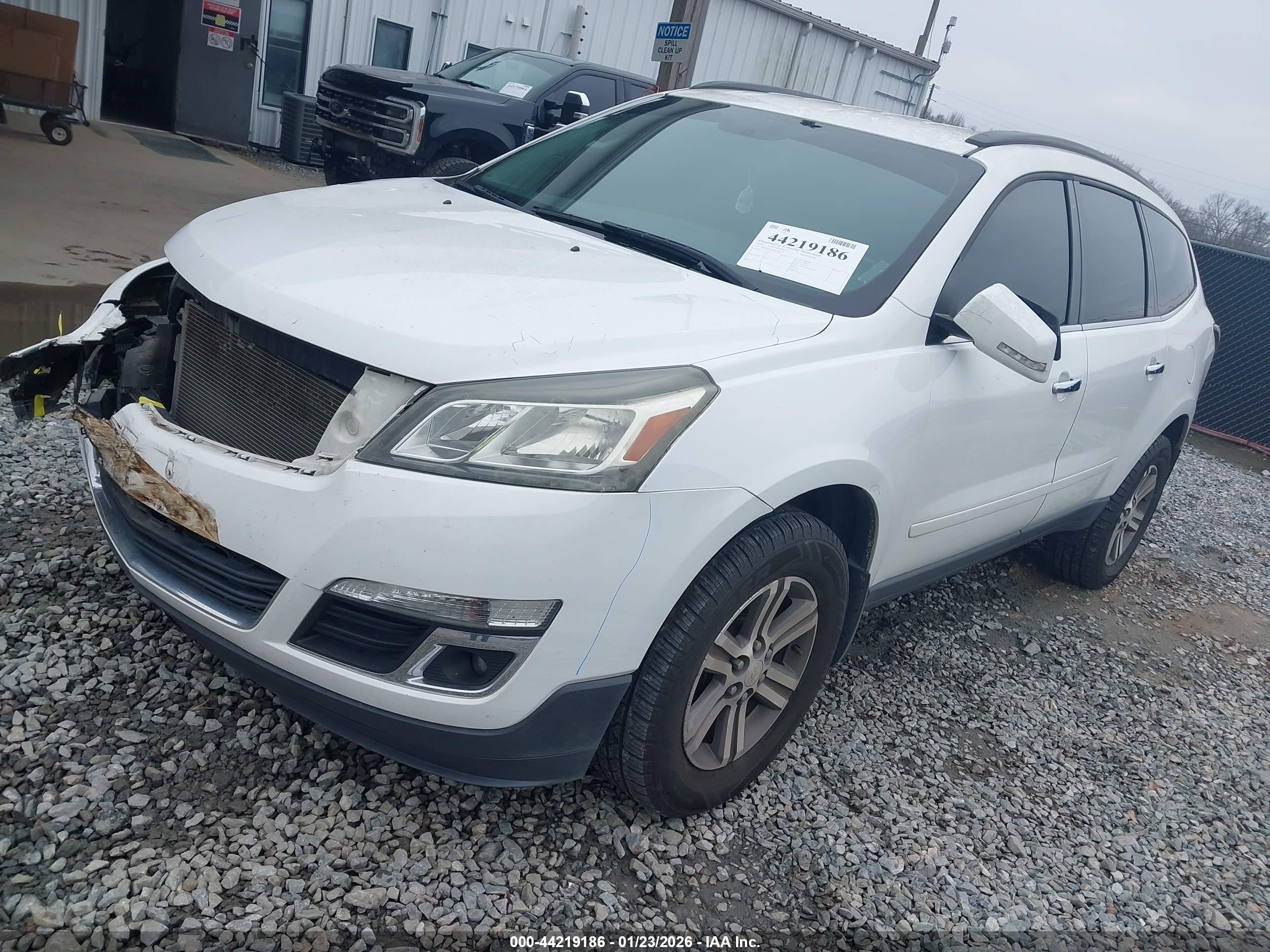 CHEVROLET TRAVERSE image 2