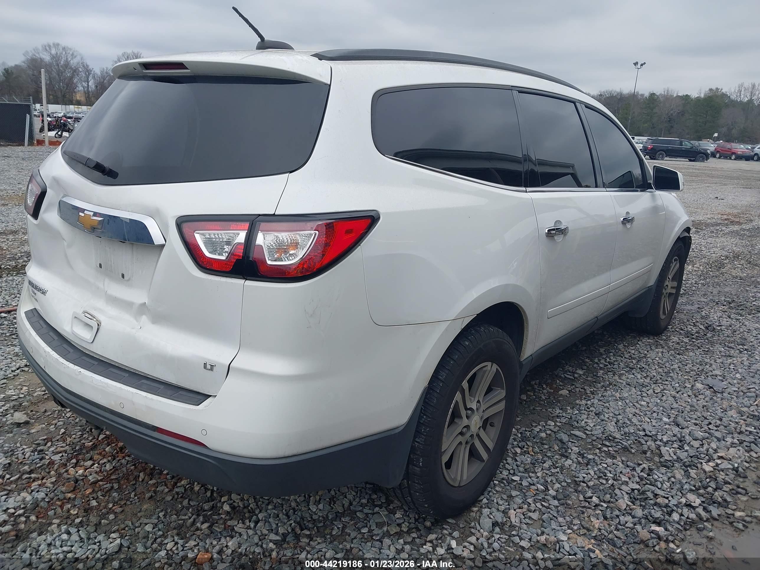 CHEVROLET TRAVERSE image 4