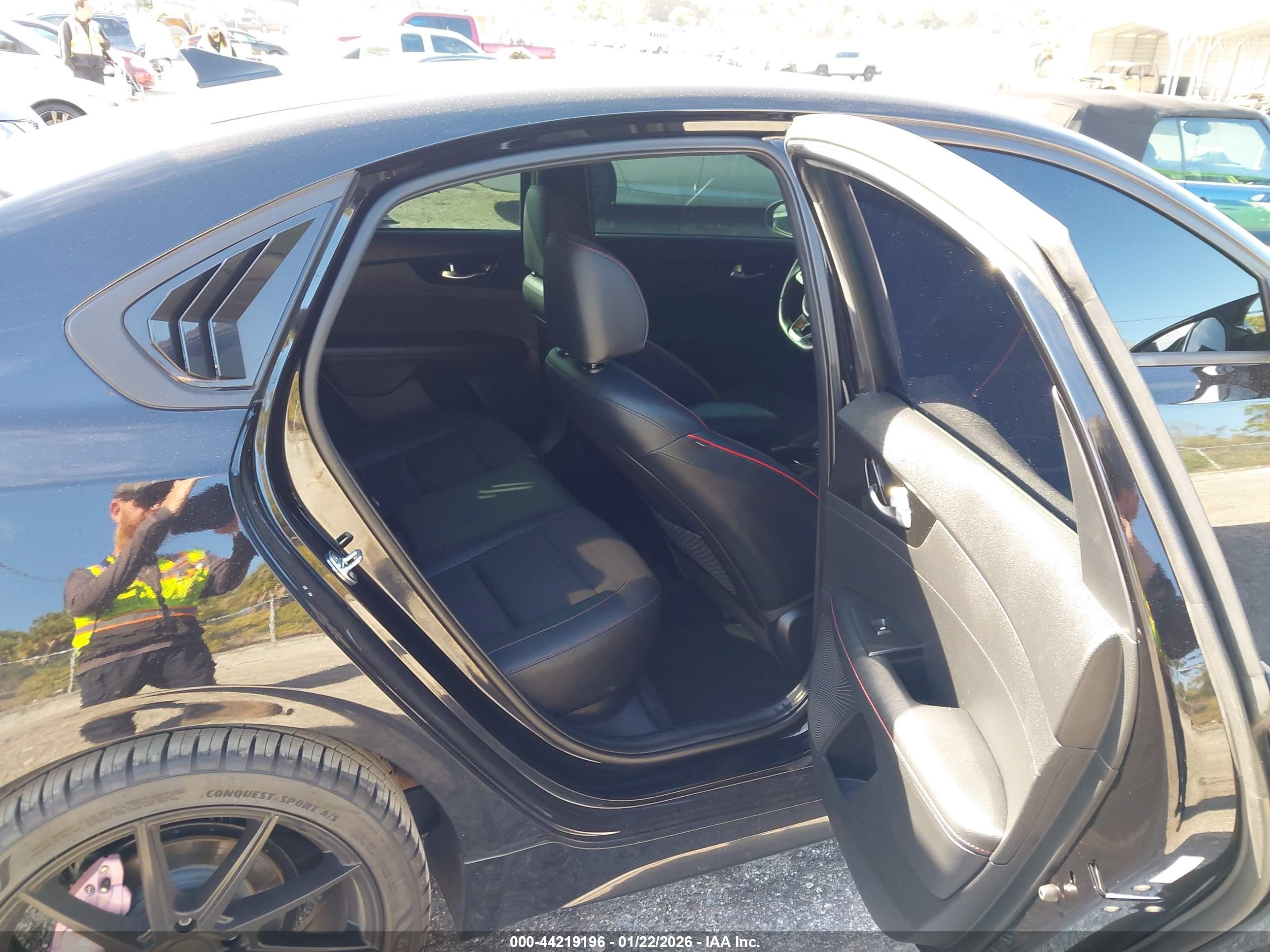KIA FORTE image 8