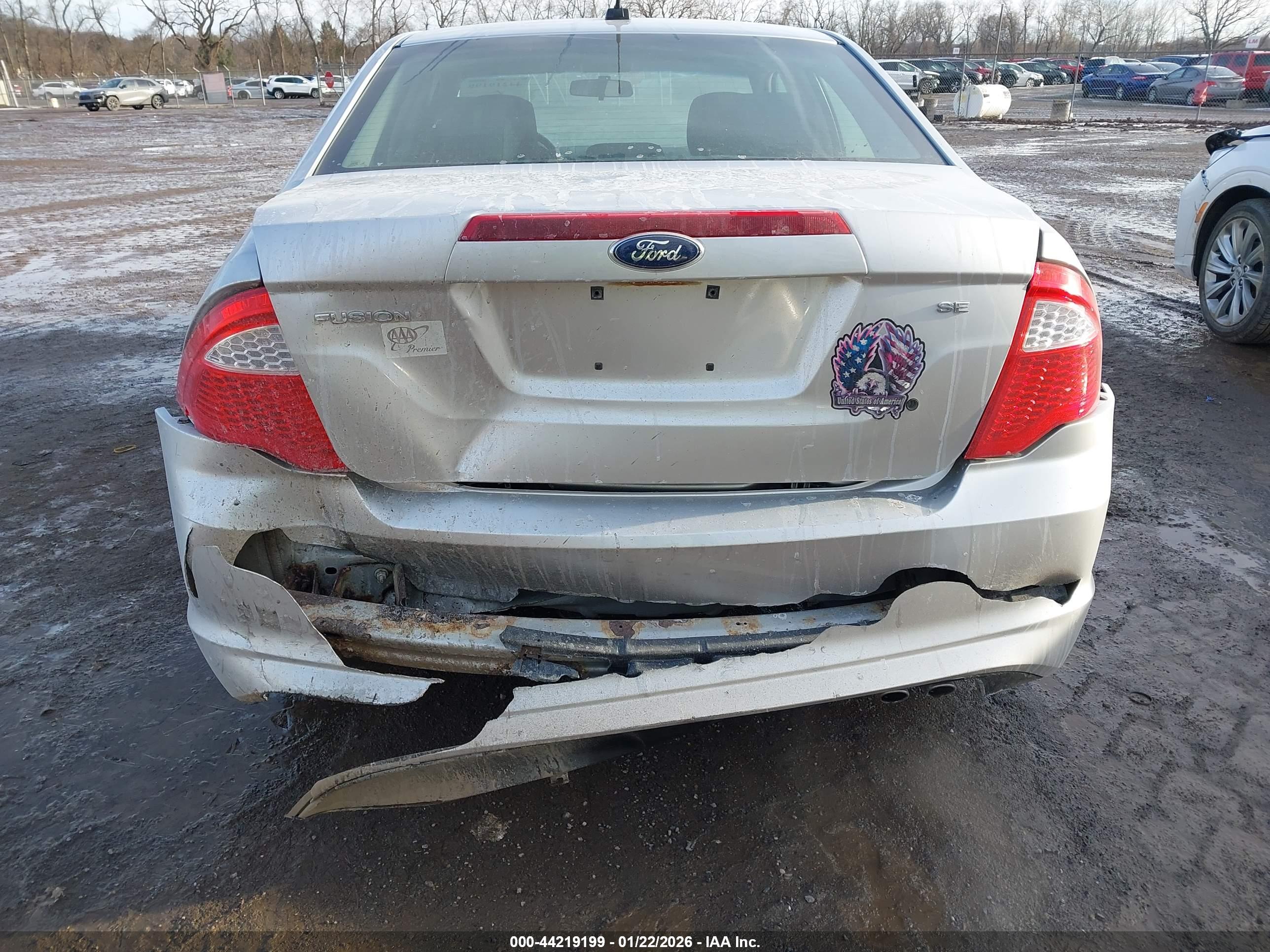 FORD FUSION image 6