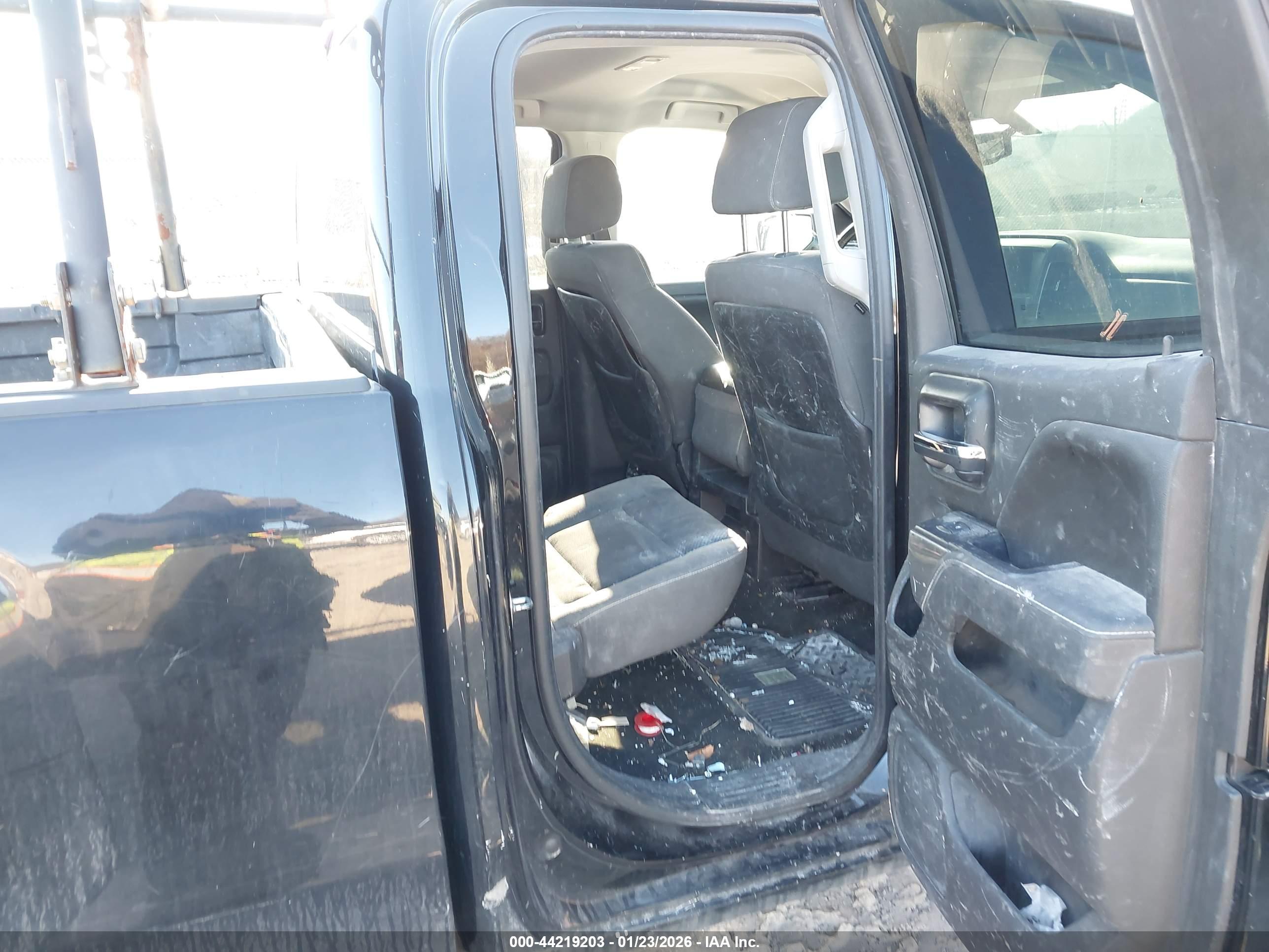 CHEVROLET SILVERADO image 8
