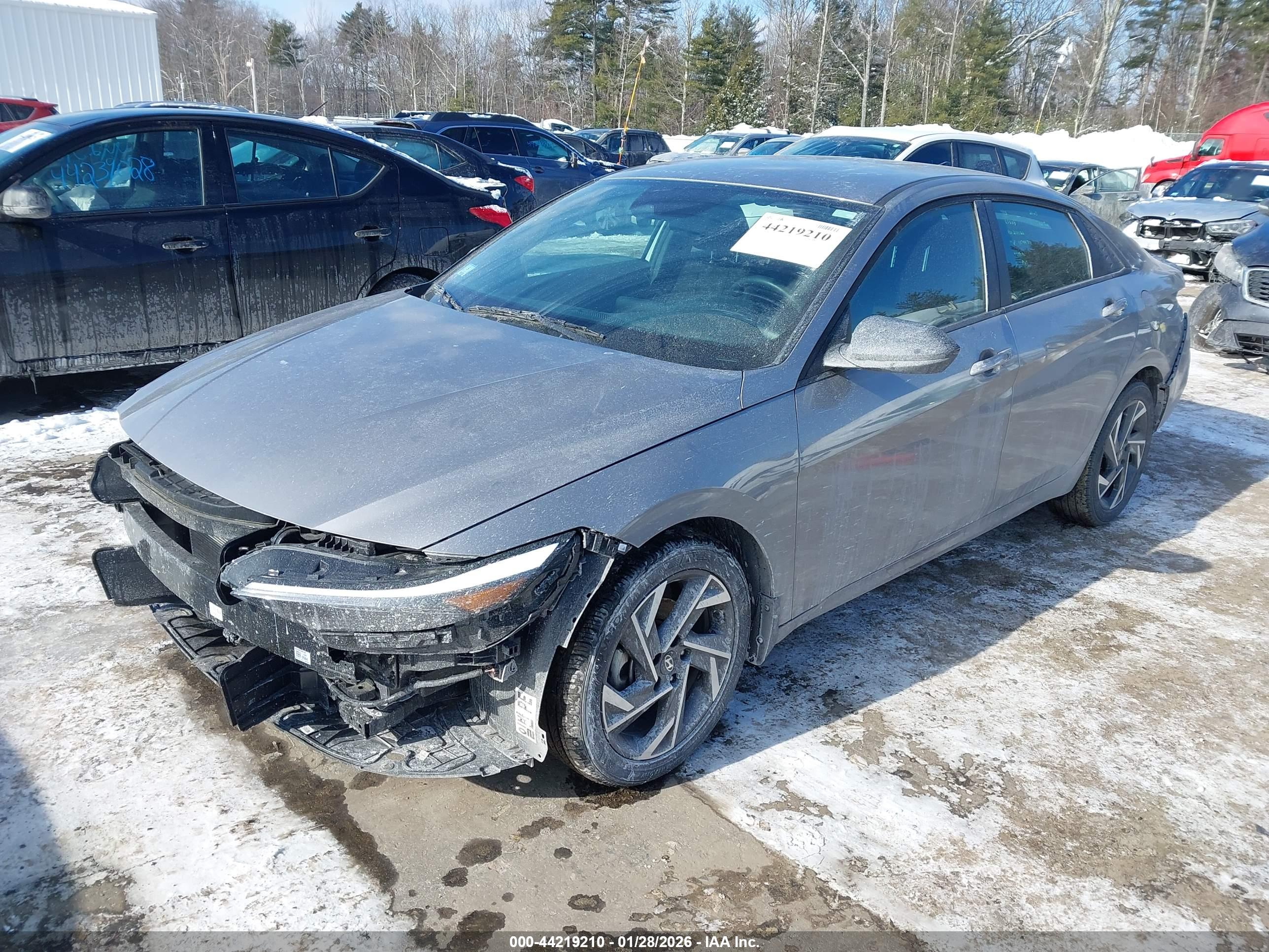 HYUNDAI ELANTRA image 2