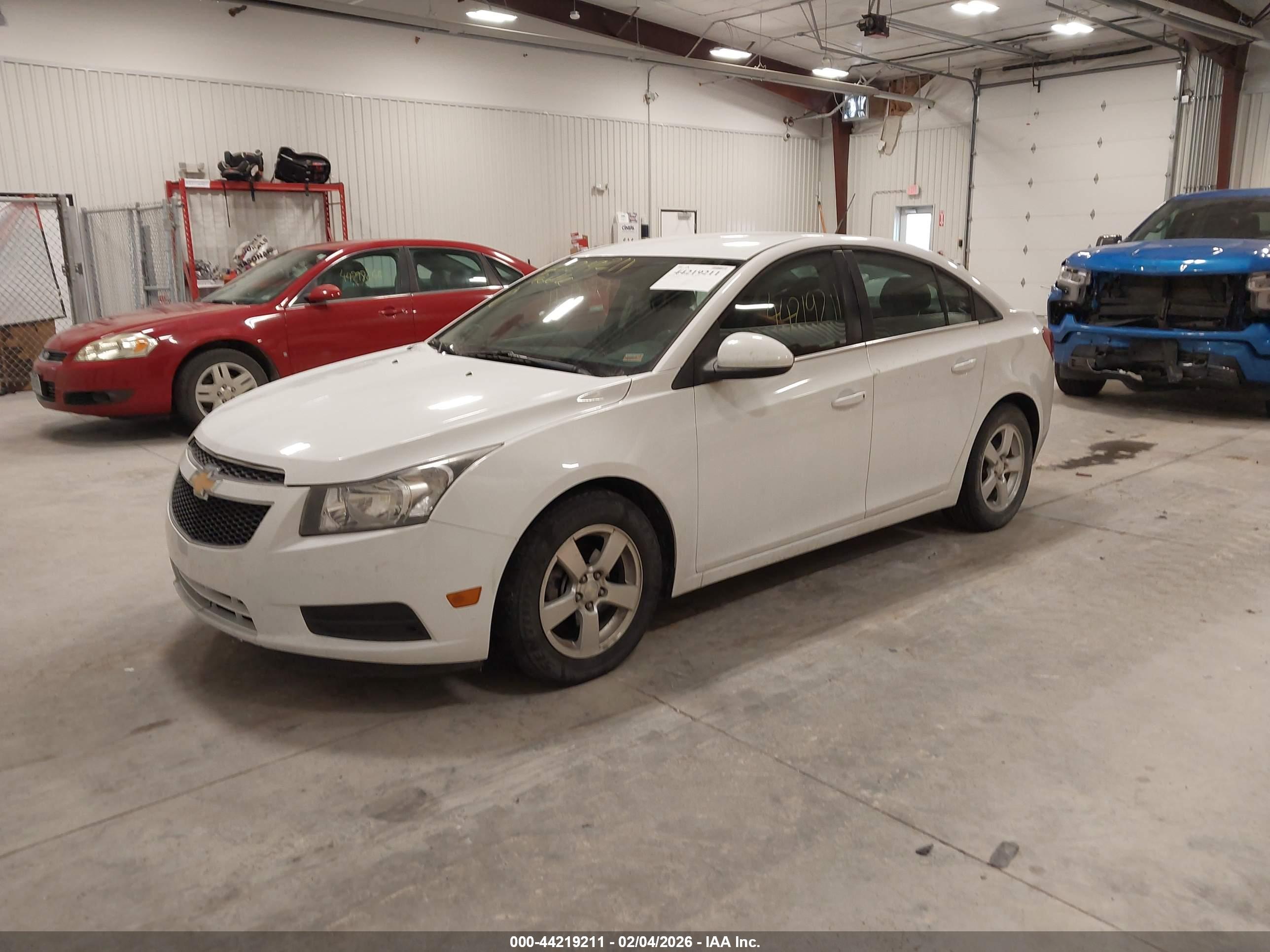 CHEVROLET CRUZE image 2