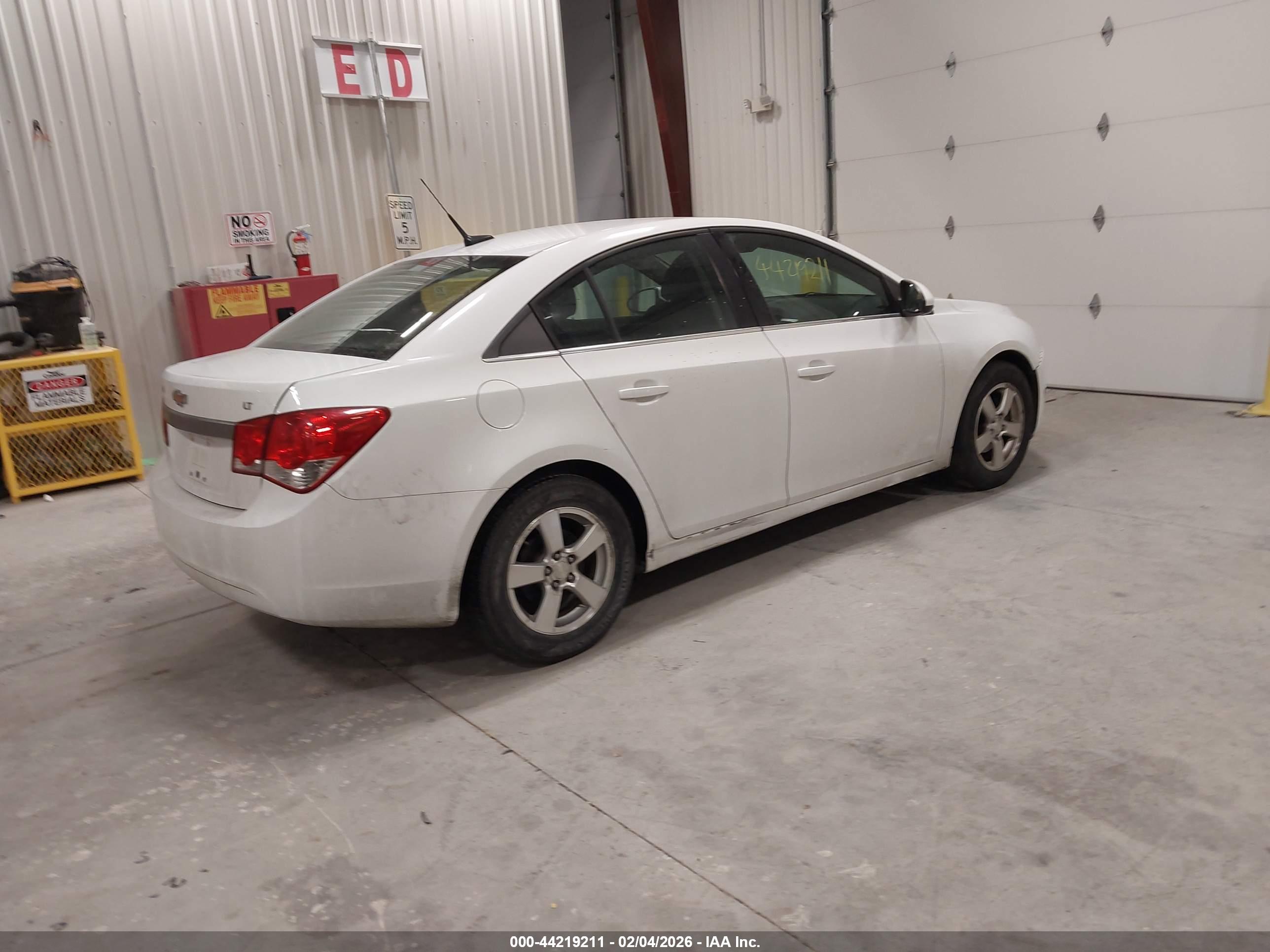 CHEVROLET CRUZE image 4