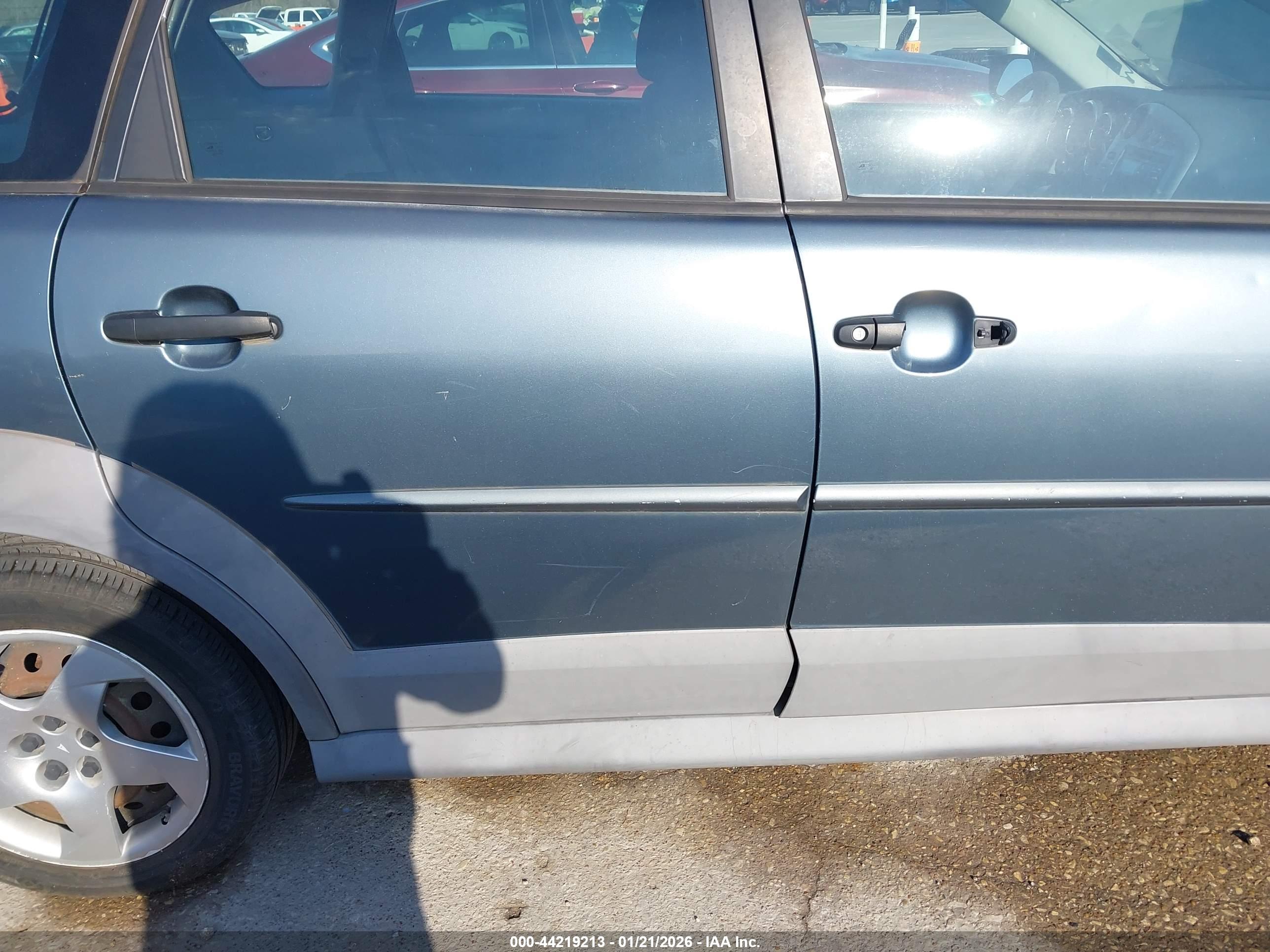 PONTIAC VIBE image 6