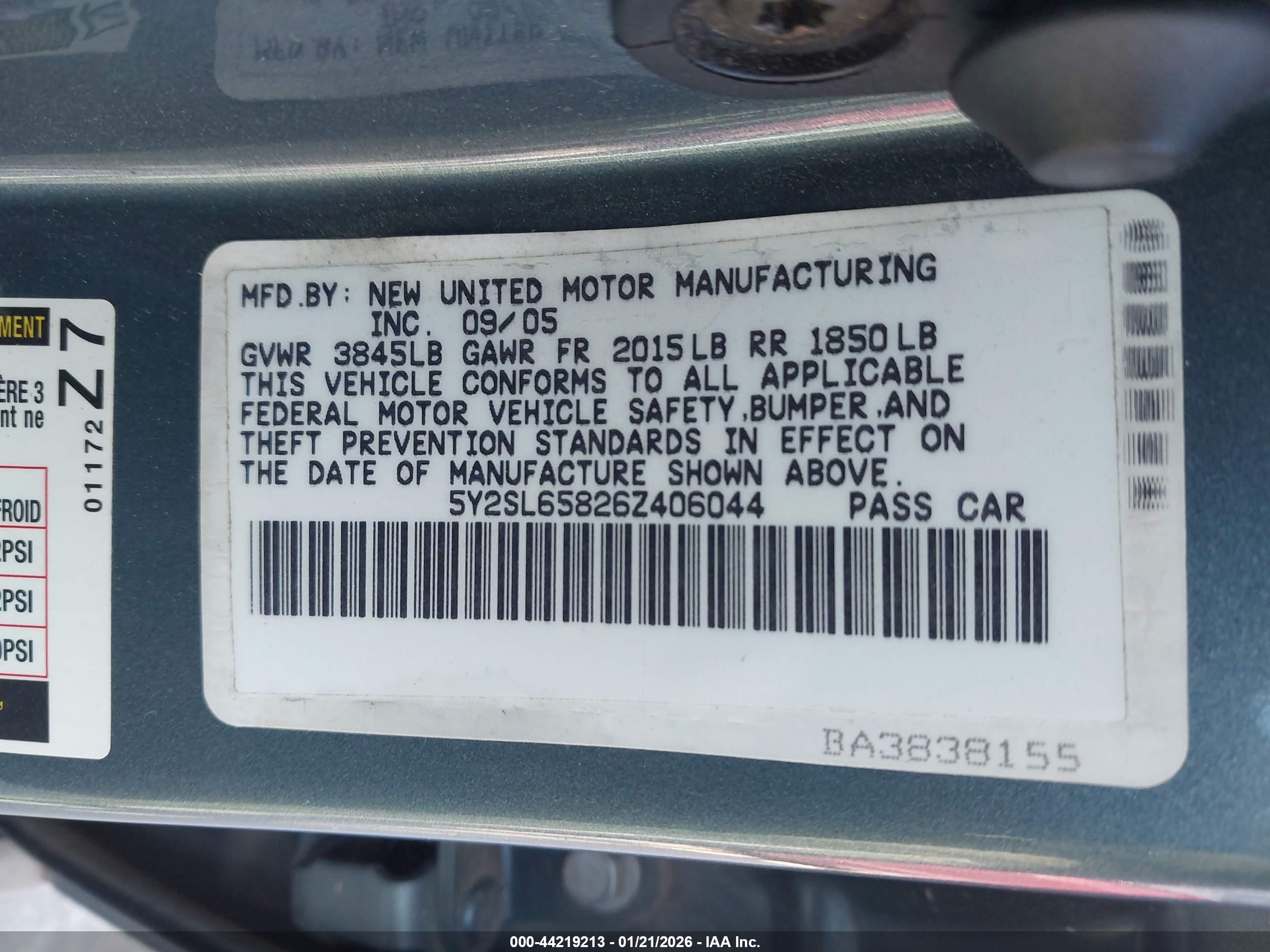 PONTIAC VIBE image 9