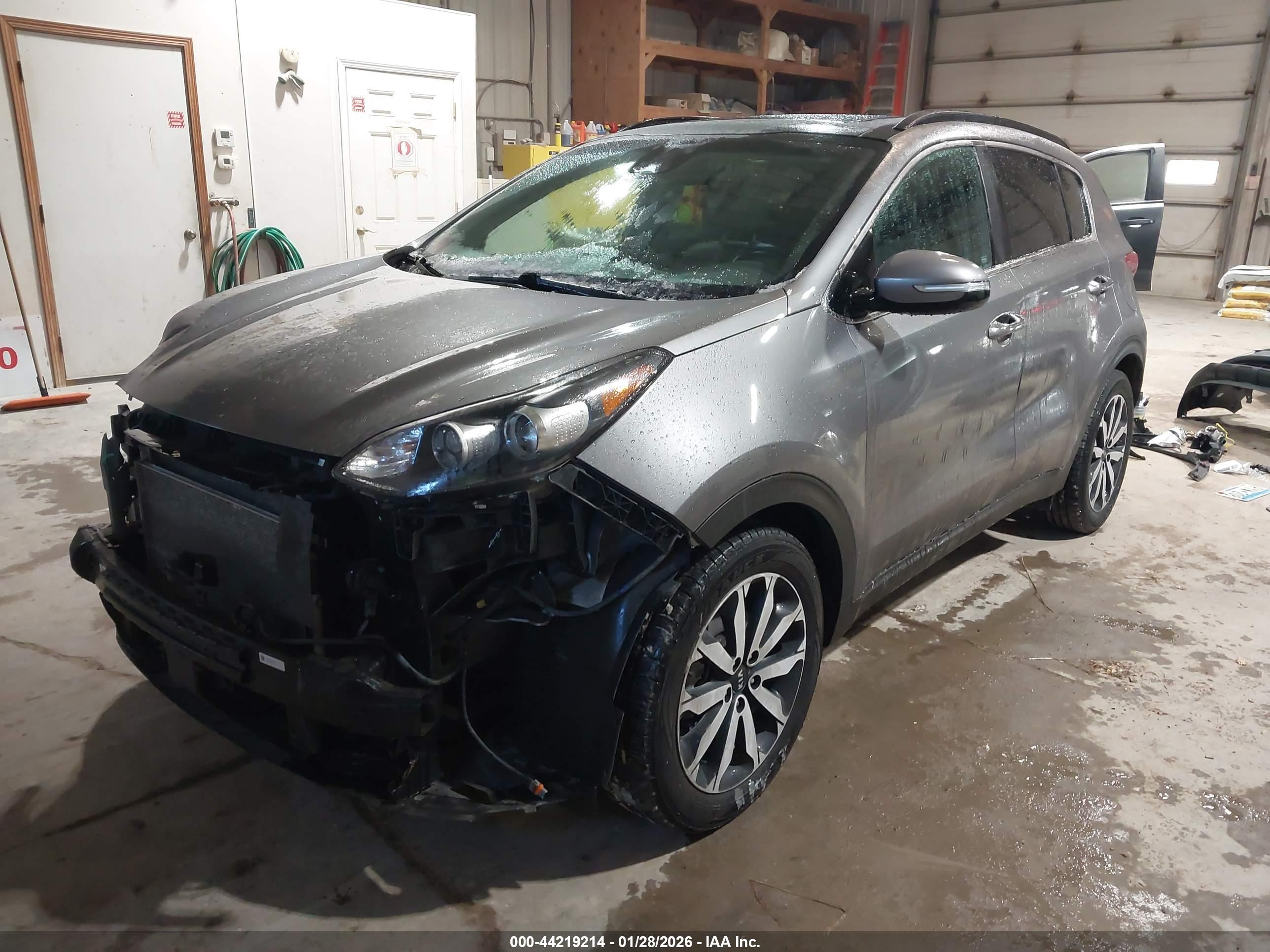 KIA SPORTAGE image 2
