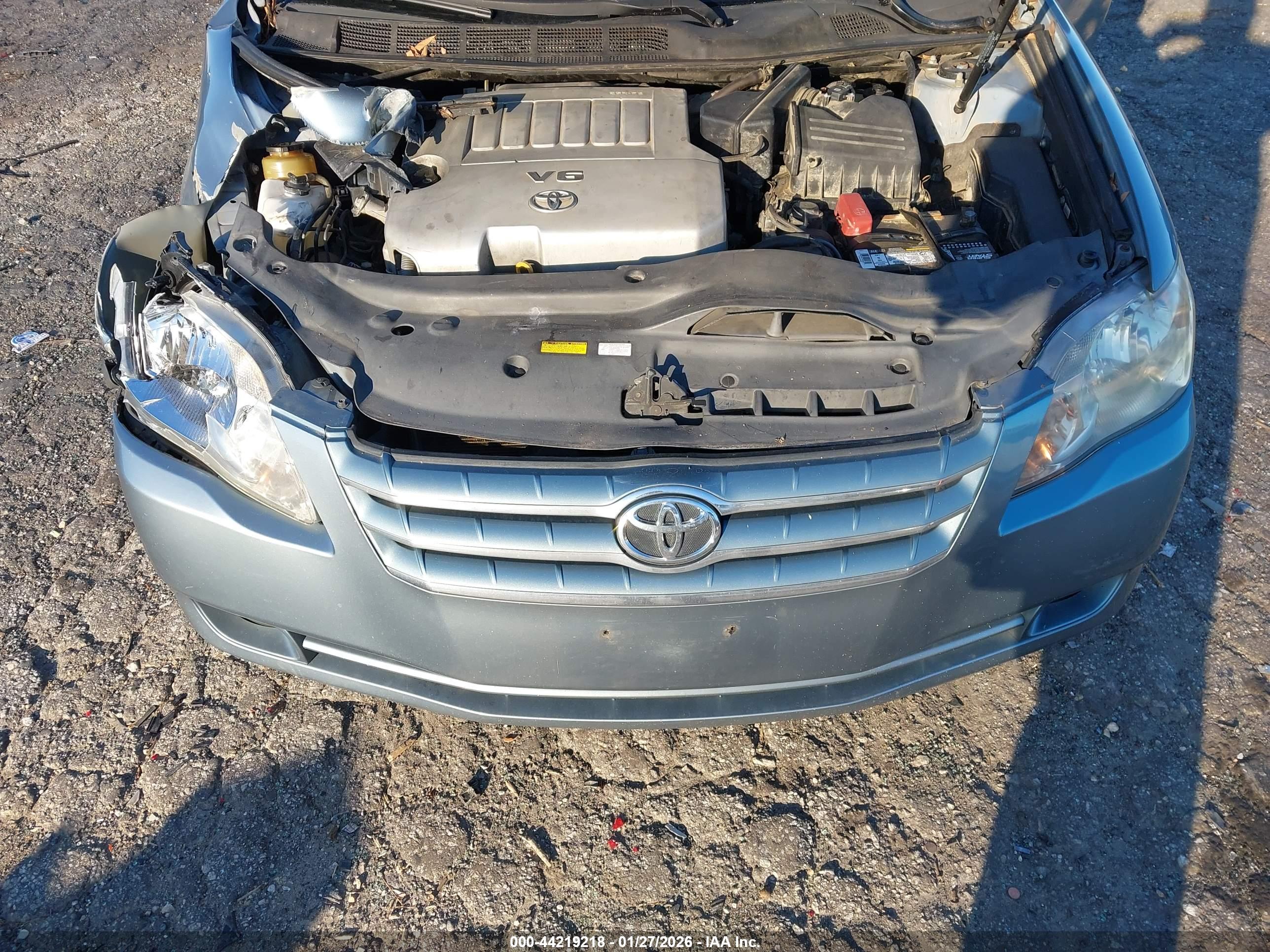 TOYOTA AVALON image 10