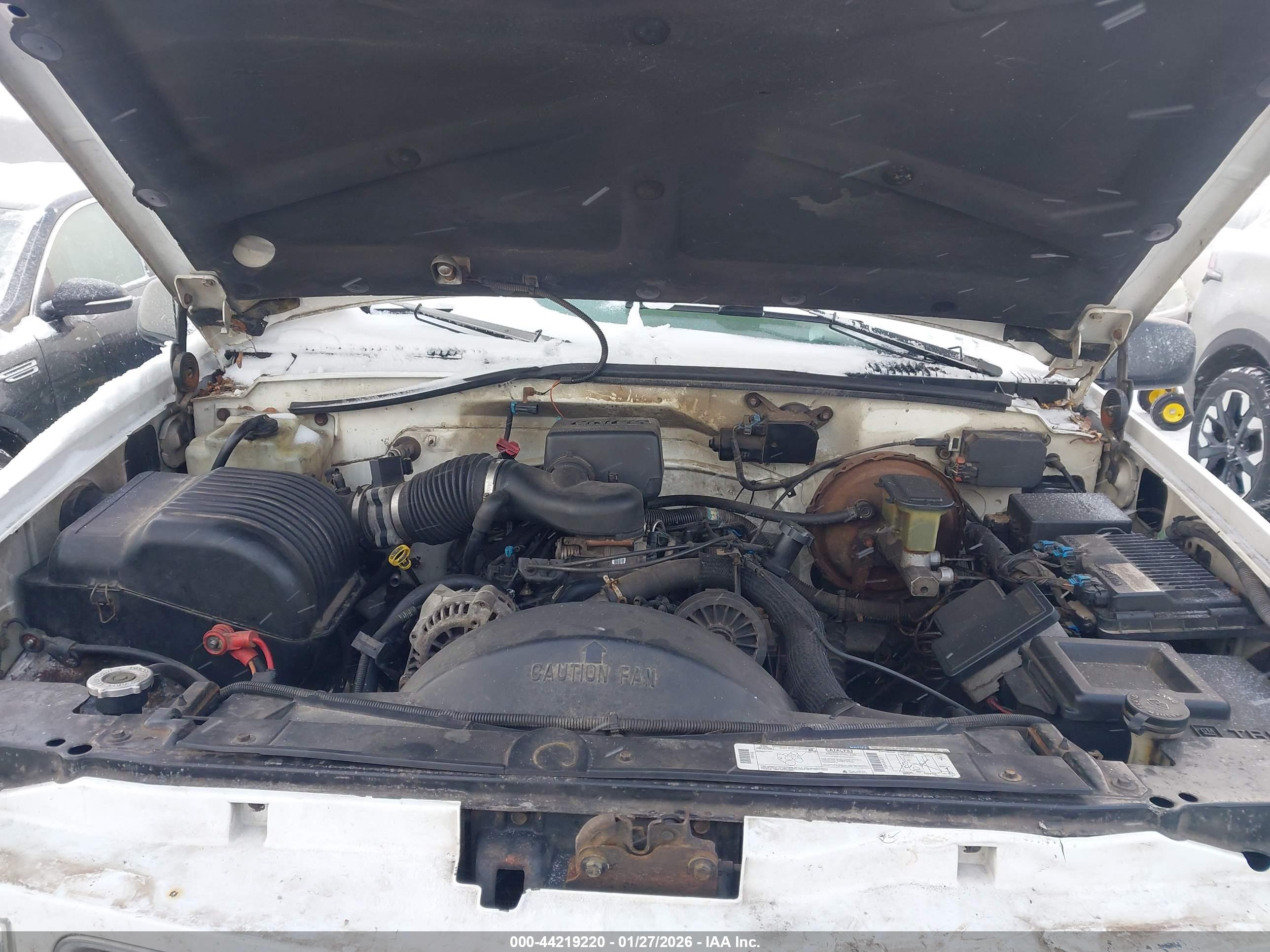 CHEVROLET C2500 image 10