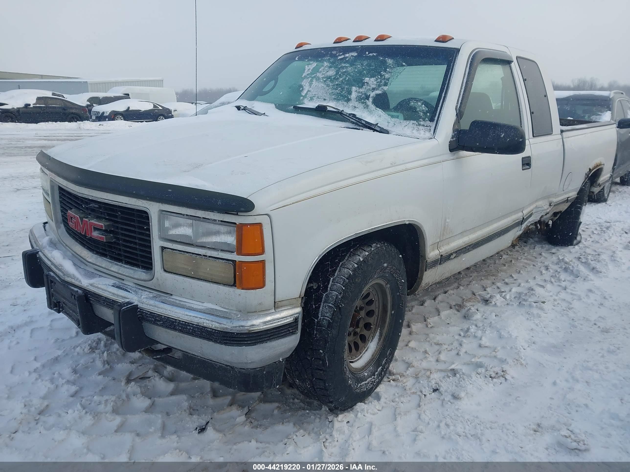 CHEVROLET C2500 image 2