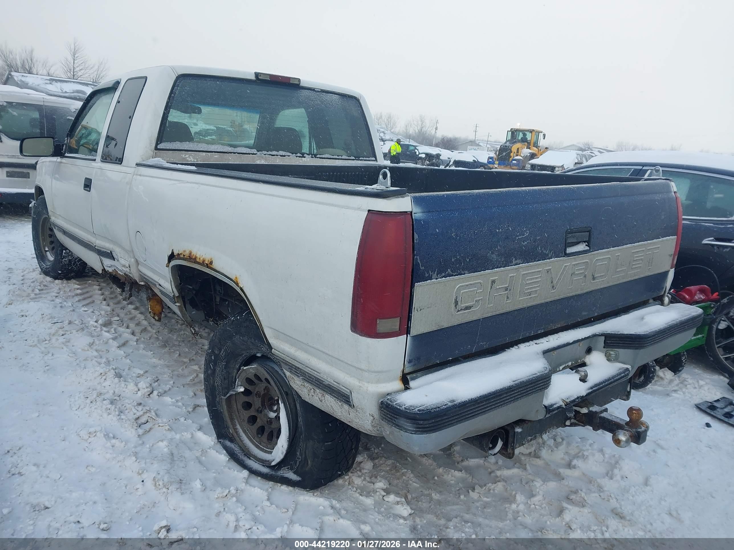CHEVROLET C2500 image 3