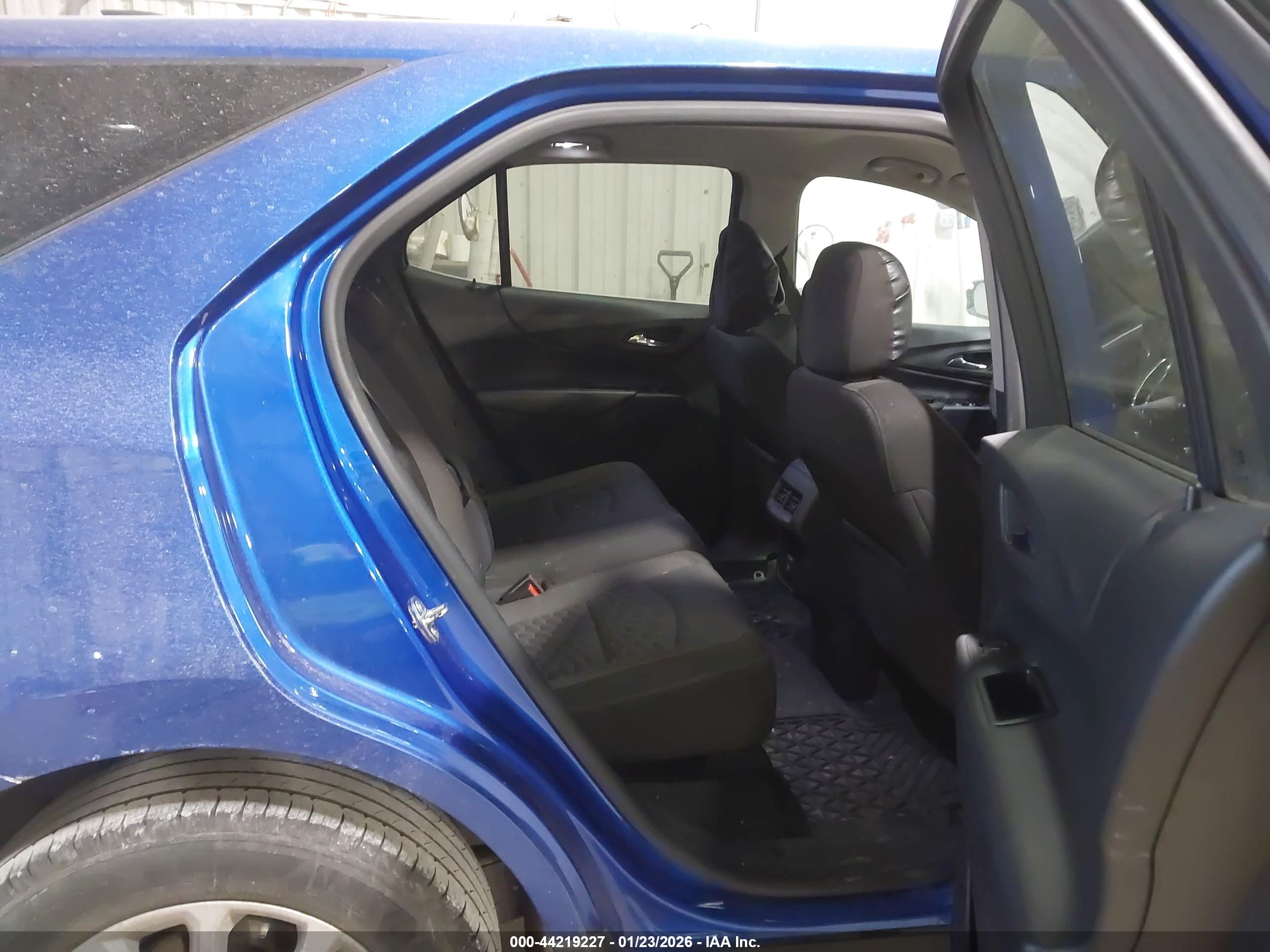 CHEVROLET EQUINOX image 8