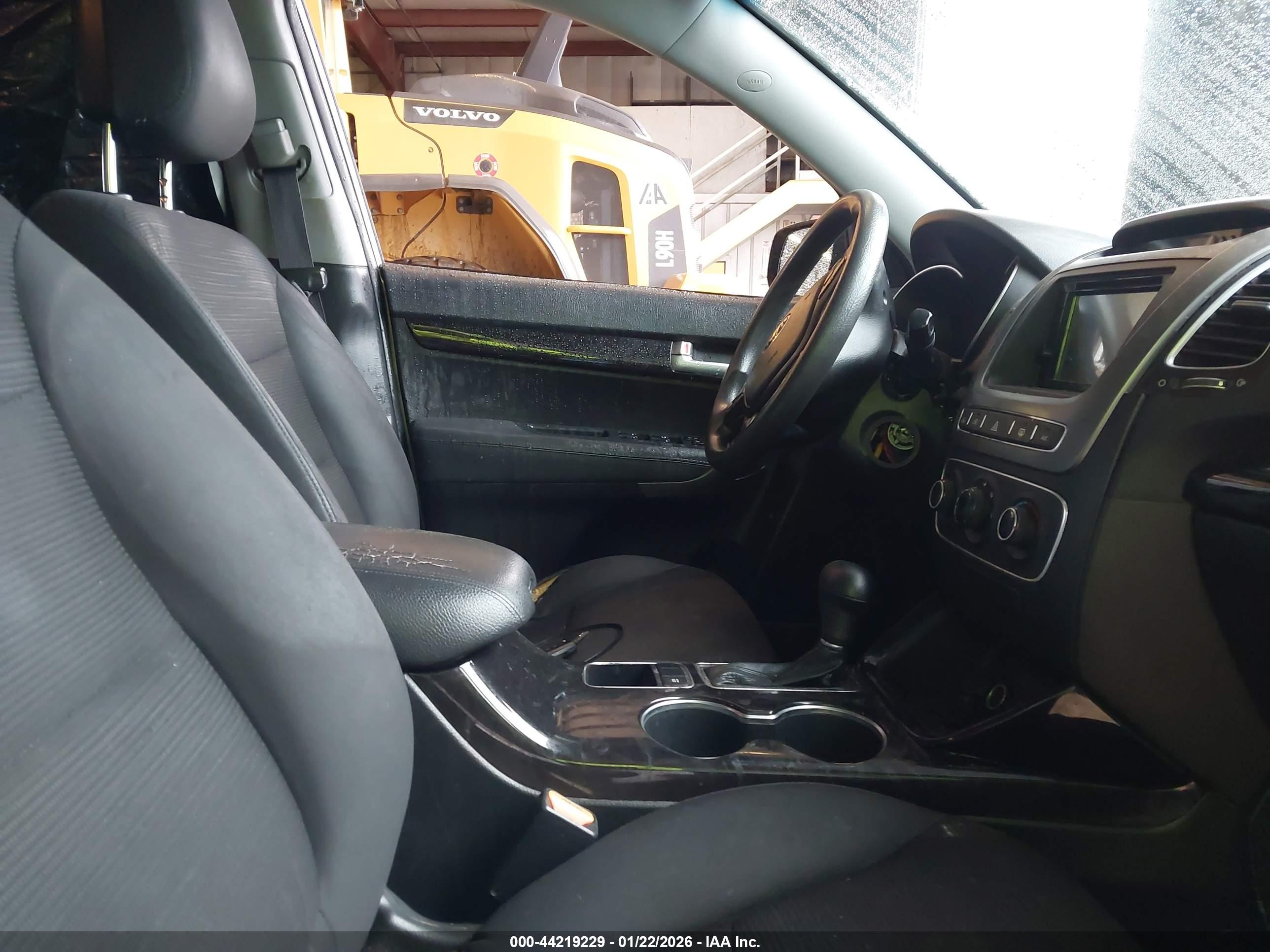 KIA SORENTO image 5