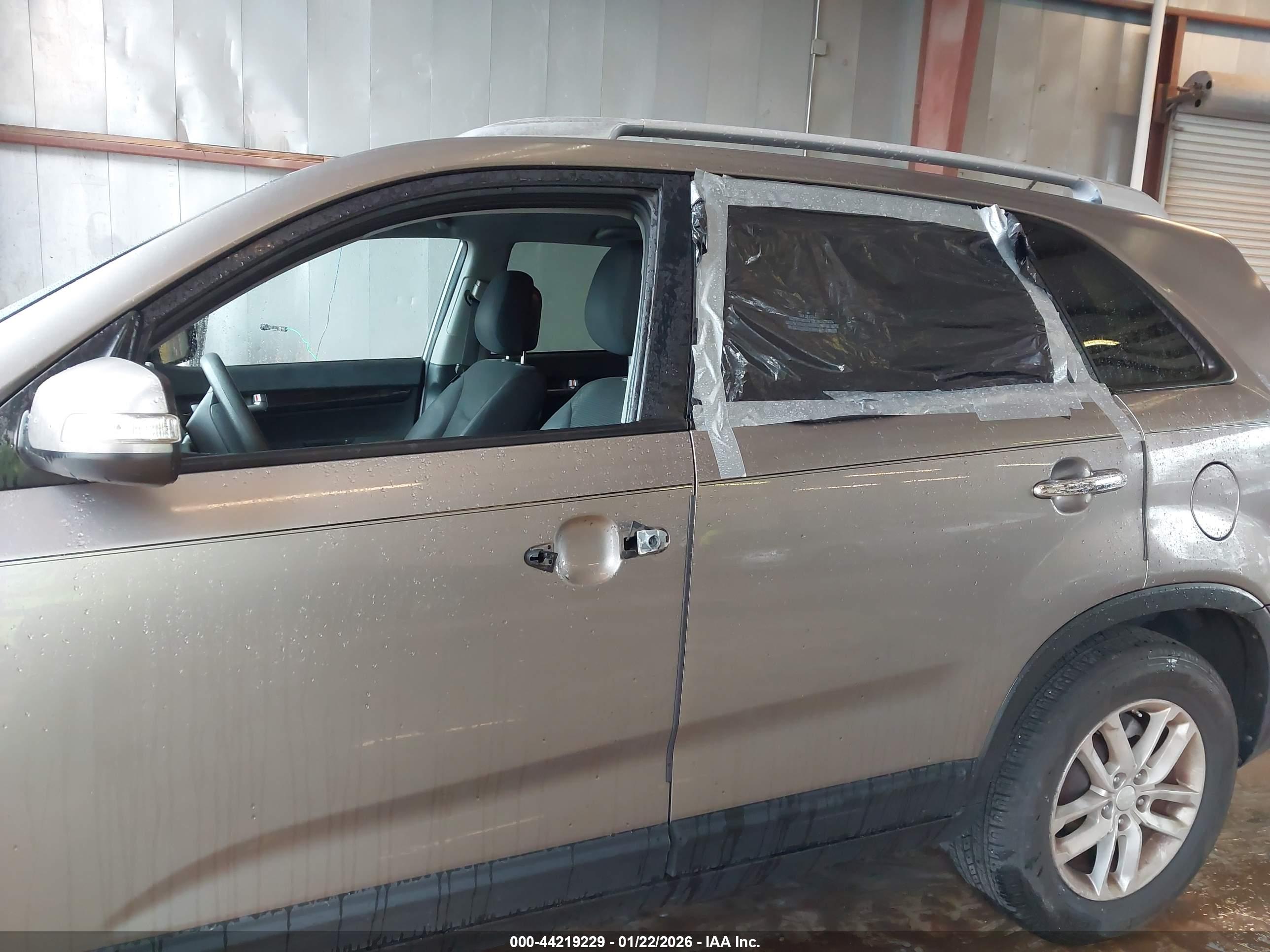 KIA SORENTO image 6
