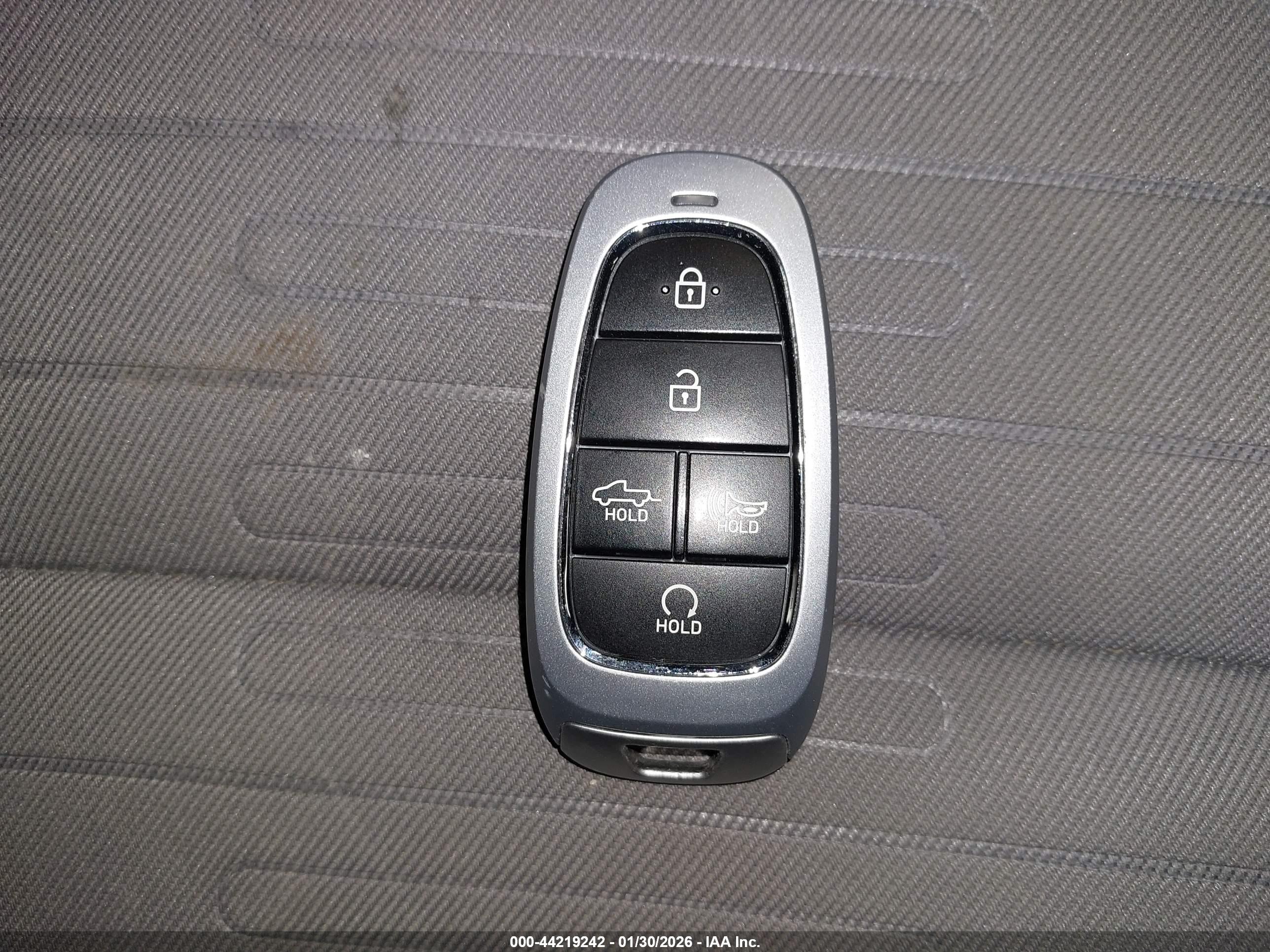 HYUNDAI SANTA image 11