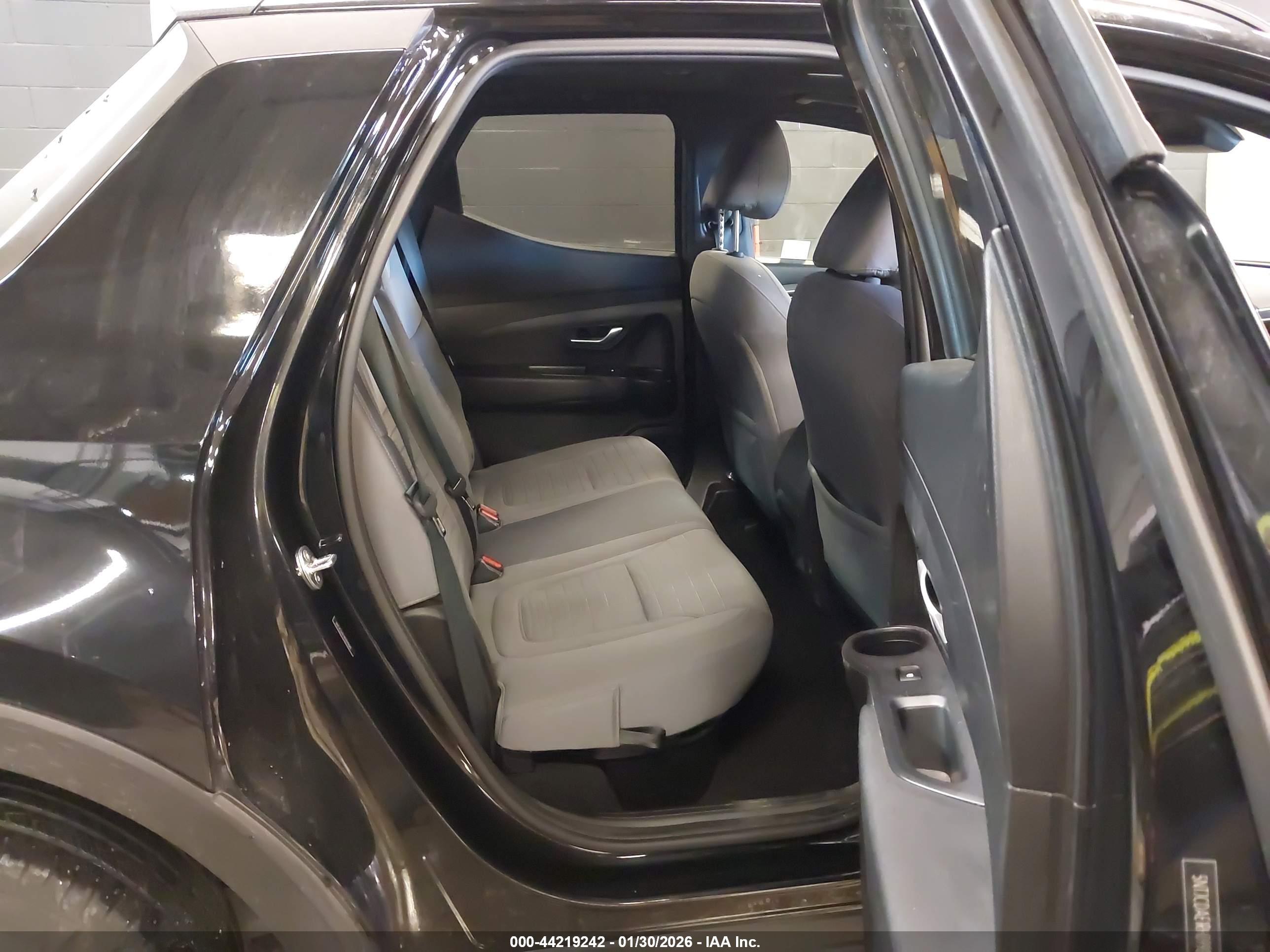 HYUNDAI SANTA image 8