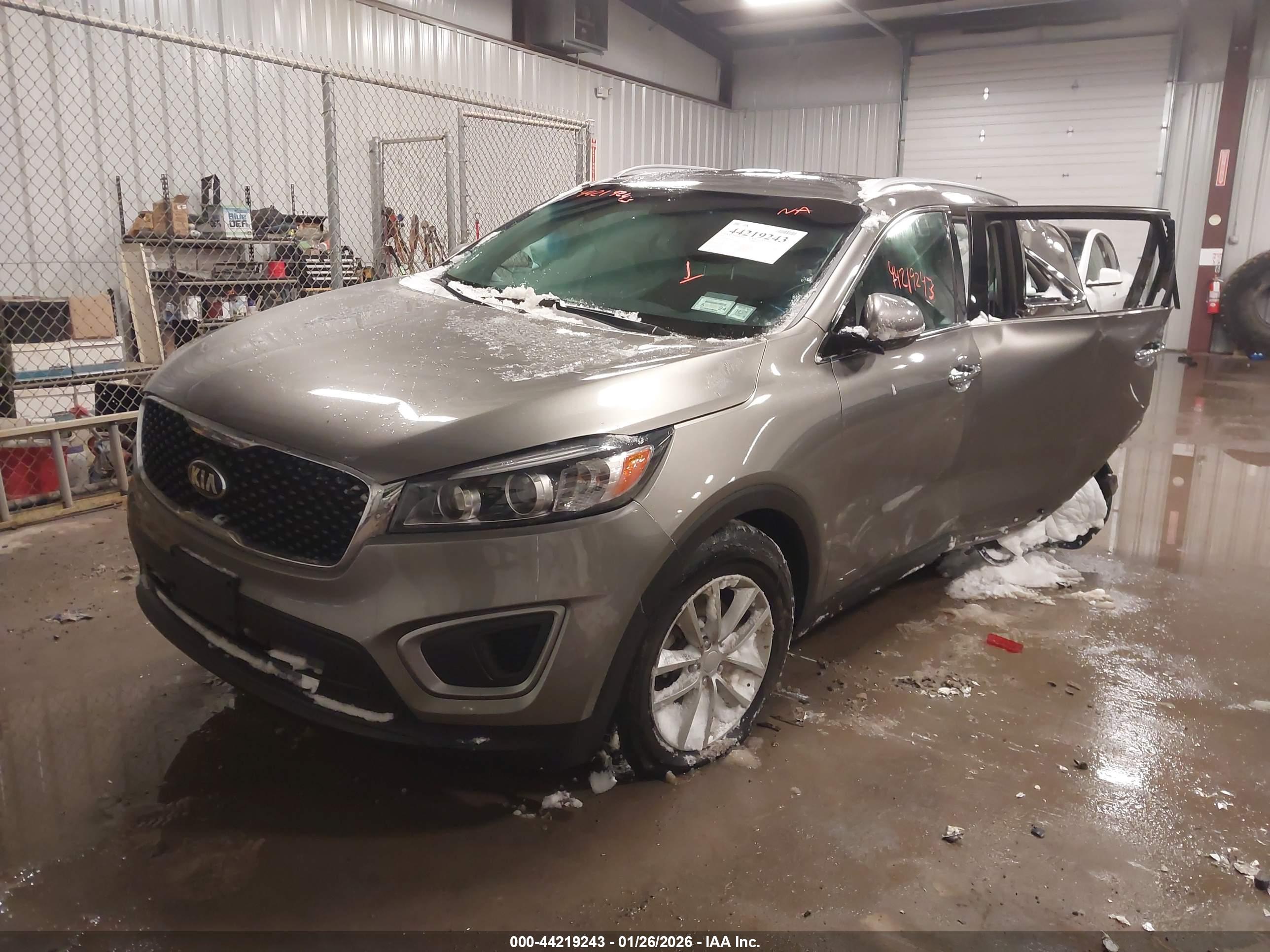 KIA SORENTO image 2